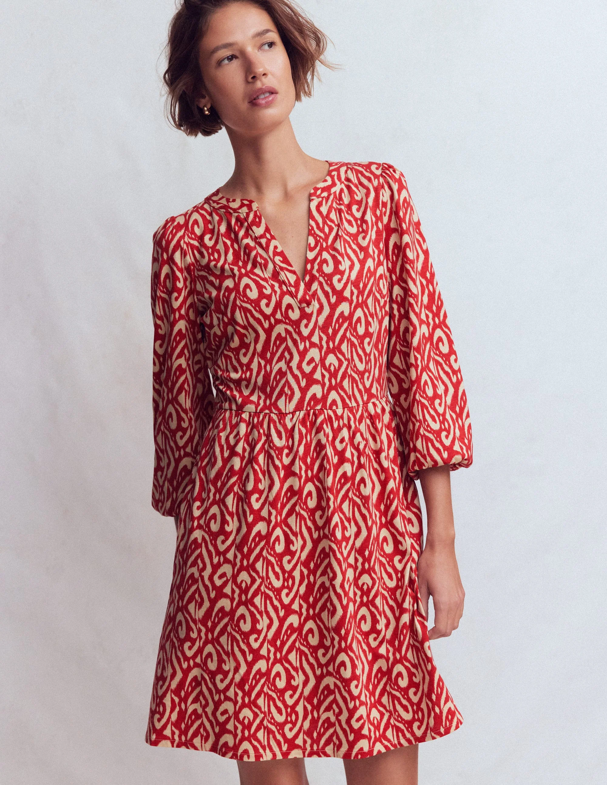 Cathy Jerseykleid mit gekerbtem Ausschnitt-Merida-Rot, Aztekenmuster - Image 4