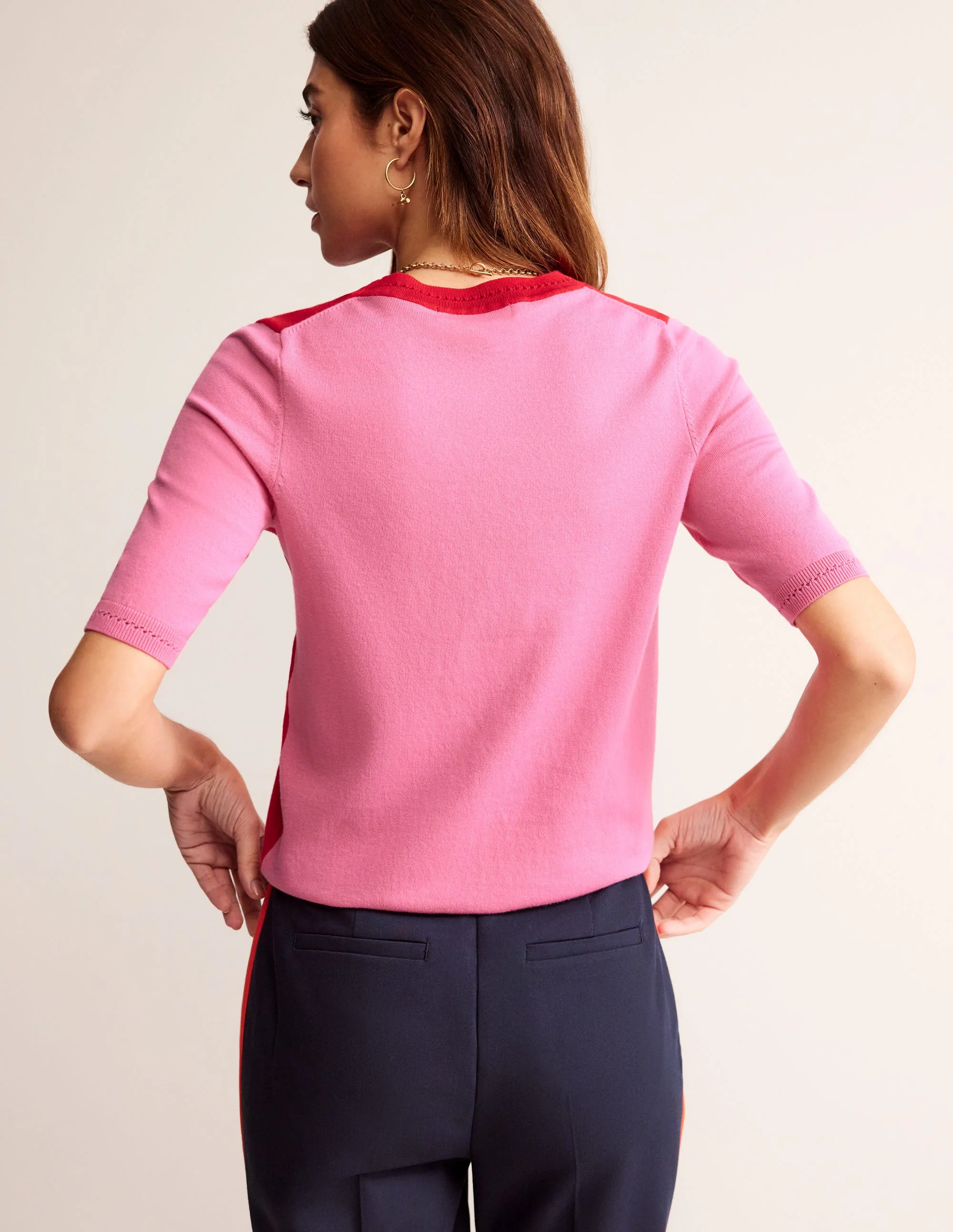 Catriona Baumwoll-T-Shirt mit Rundhalsausschnitt-Flame Scarlet/Sangria Pink - Image 3