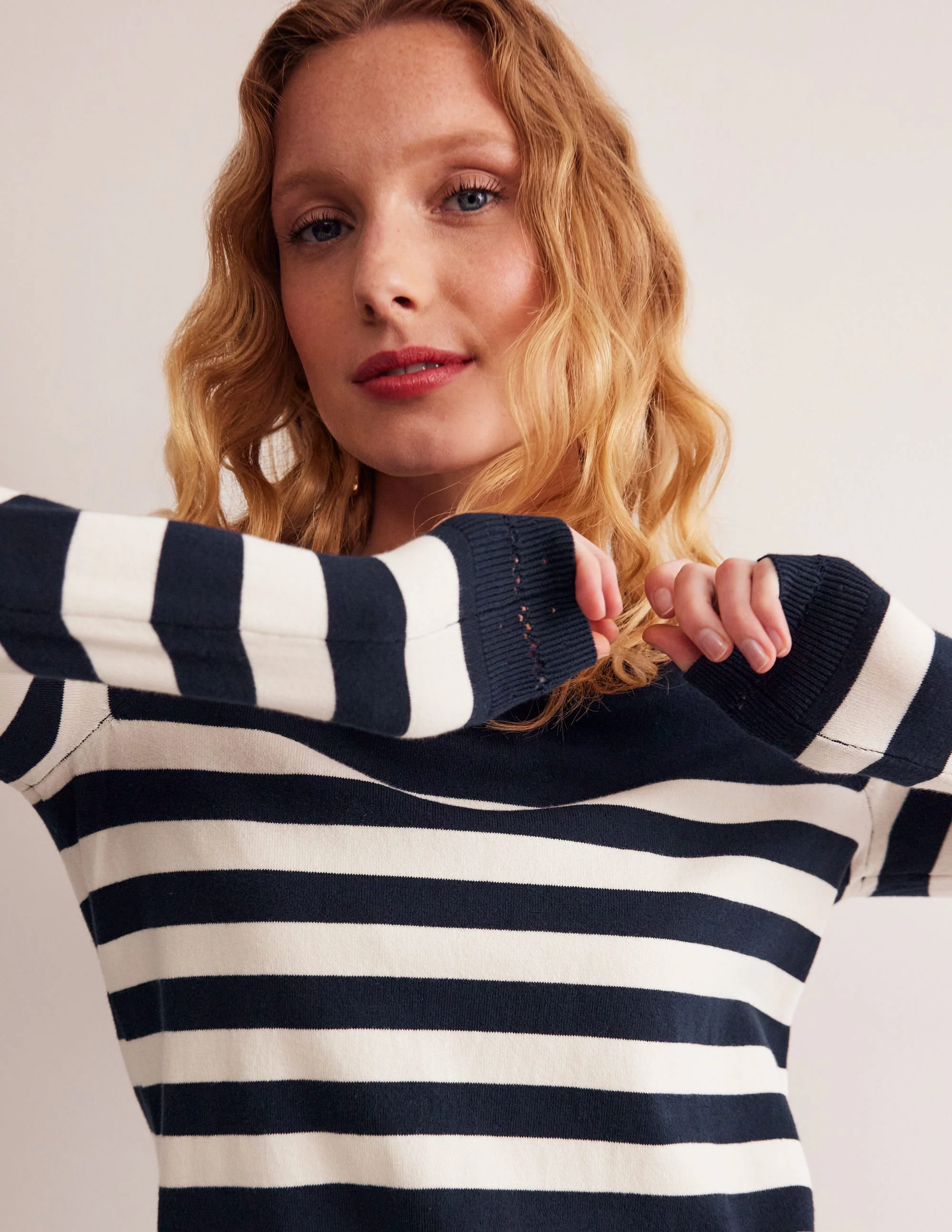 Catriona Pullover aus Baumwolle mit Rundhalsausschnitt-Französisches Navy/Naturweiß, Gestreift - Image 2