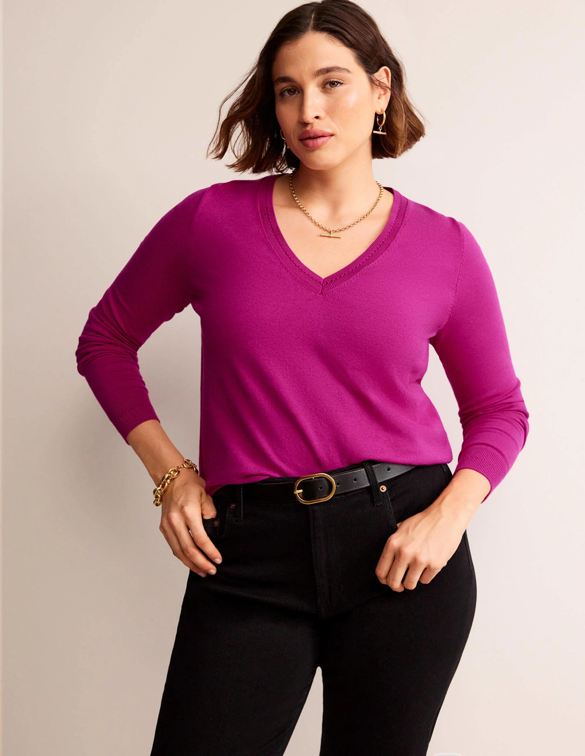 Catriona Pullover aus Baumwolle mit V-Ausschnitt-Festival-Fuchsia - Image 4