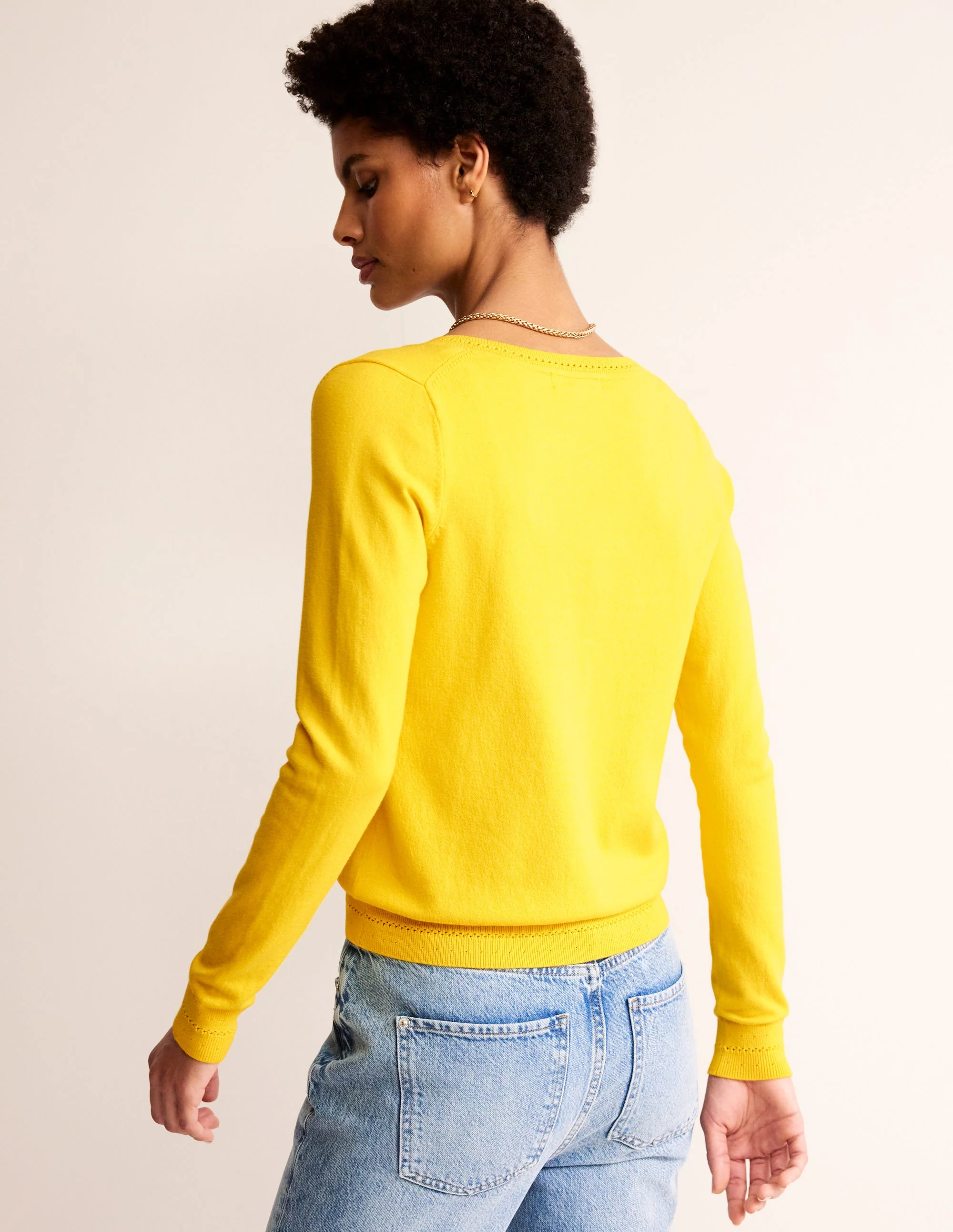 Catriona Pullover aus Baumwolle mit V-Ausschnitt-Maracuja-Gelb - Image 3