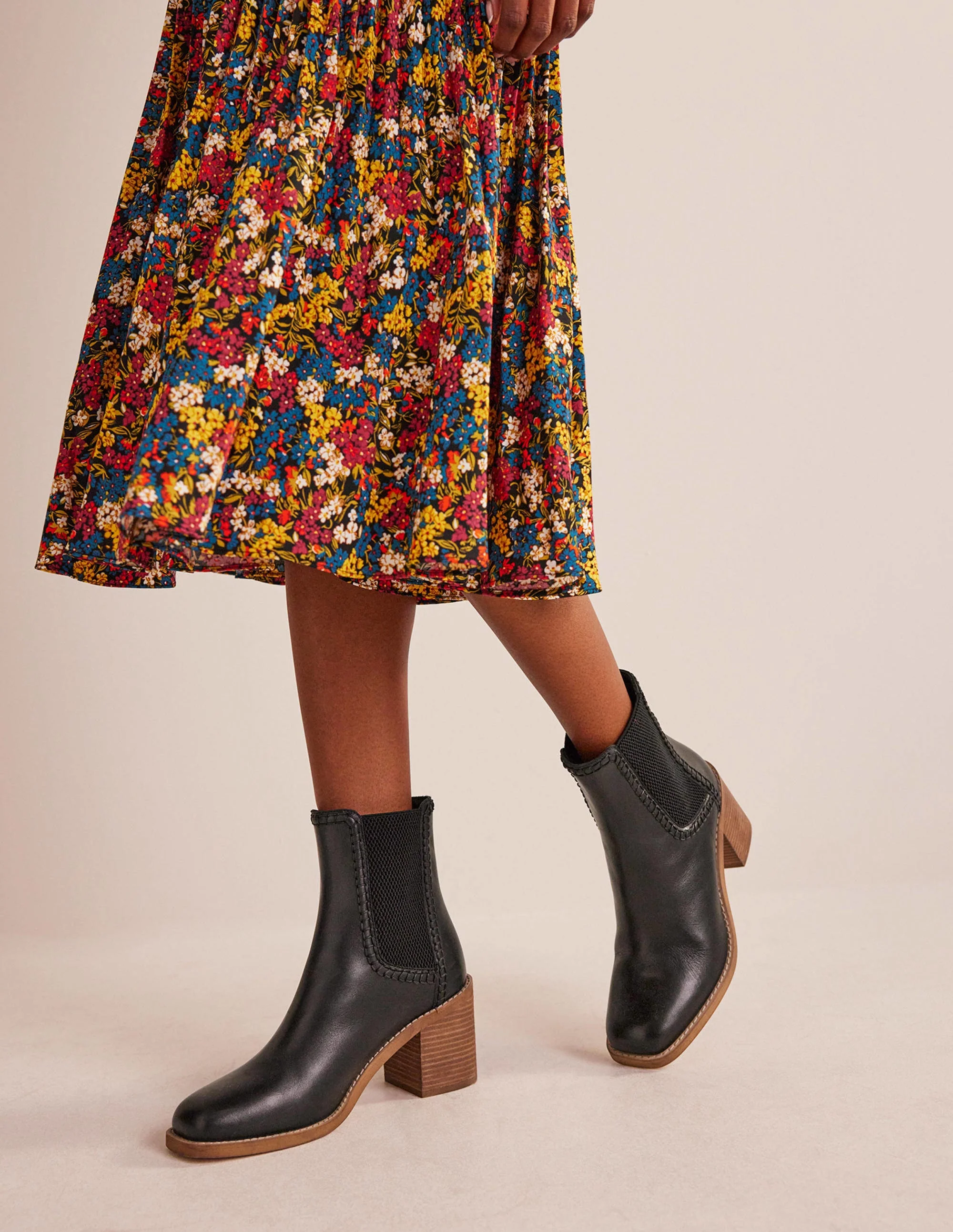 Chelsea-Boots mit Blockabsatz-Schwarz