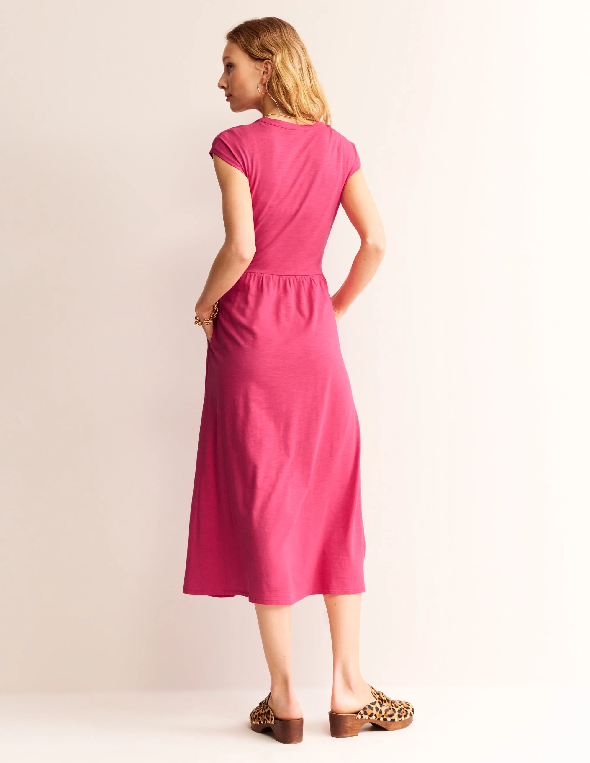 Chloe Jersey-Midikleid mit gekerbtem Ausschnitt-Rosa neu gedacht - Image 3