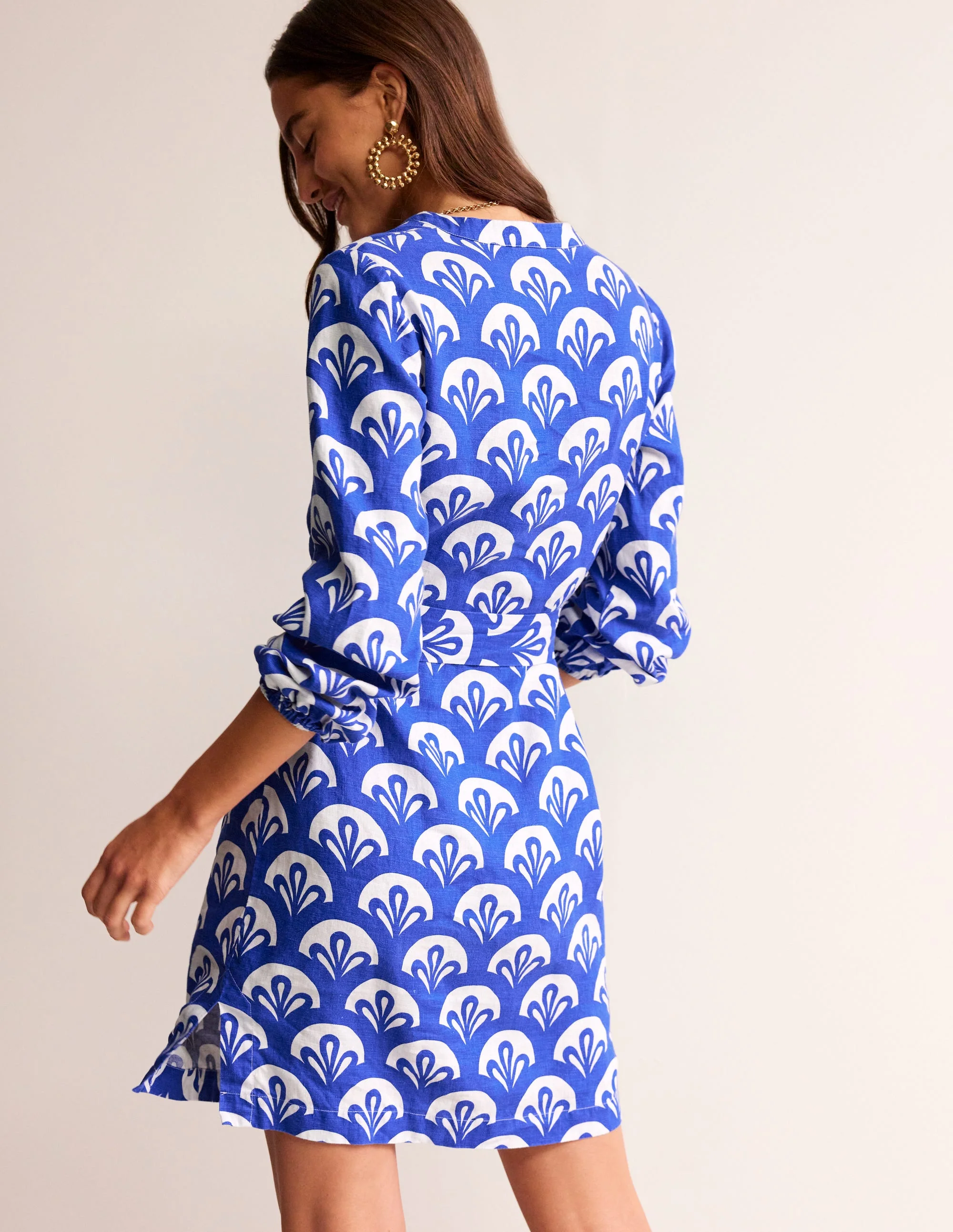 Cleo Leinenkleid mit Bindegürtel-Surf The Web, Laub Geo - Image 3