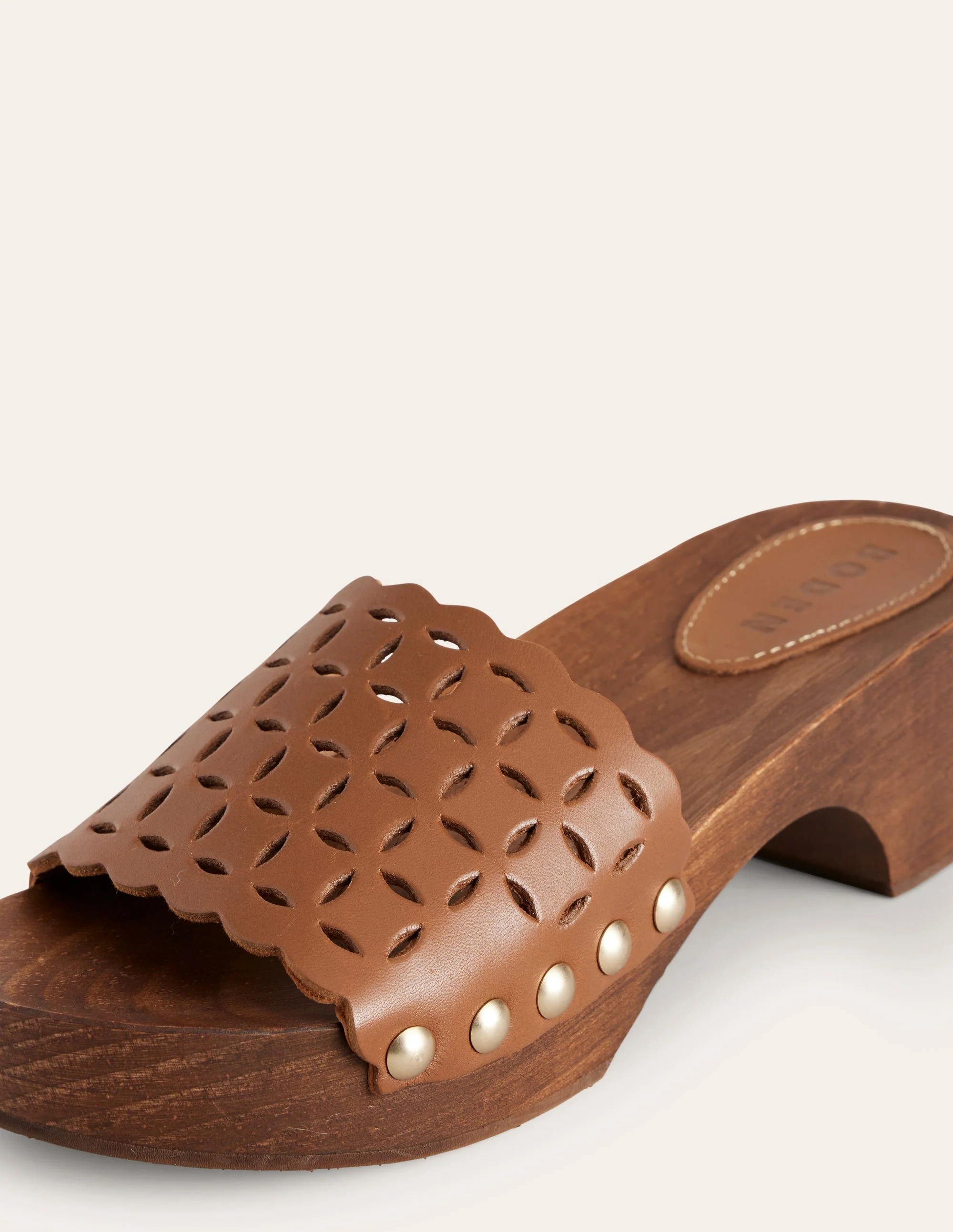 Clogs mit Cut-out-Details-Hellbraun - Image 4