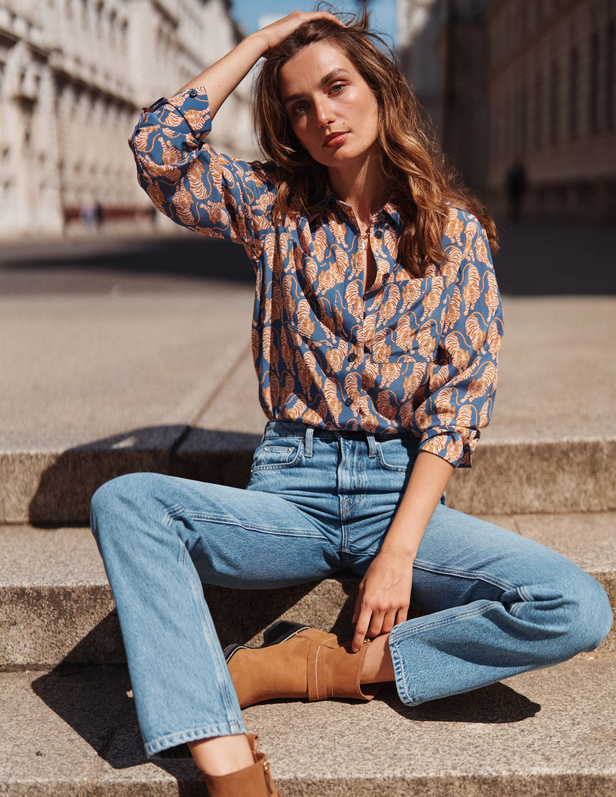Connie Lockeres Seidenhemd-Denim-Blau, Tiger - Image 5