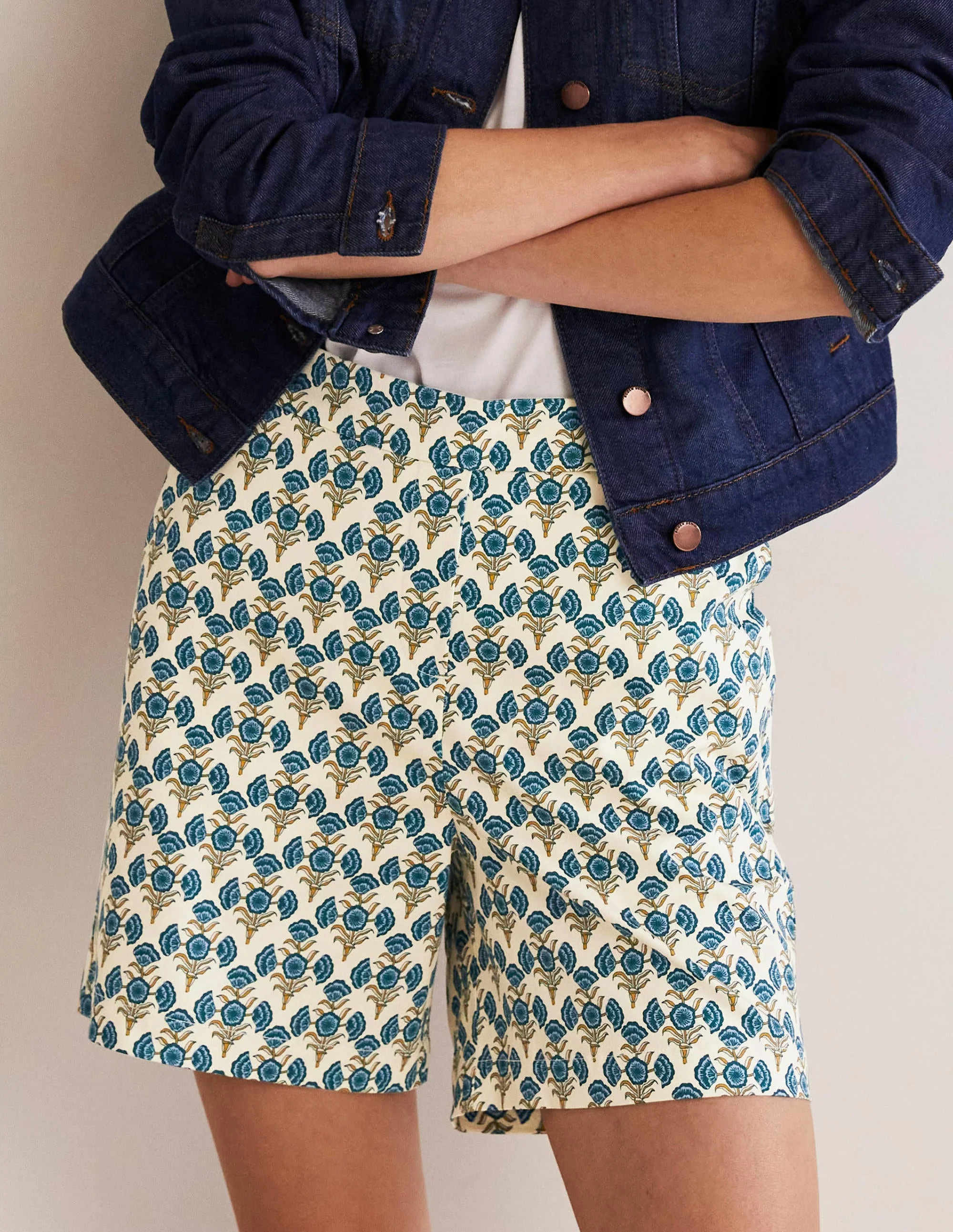 Danby Shorts zum Hineinschlüpfen-Chesapeake Bay, Geometrisches Blumenmuster - Image 3