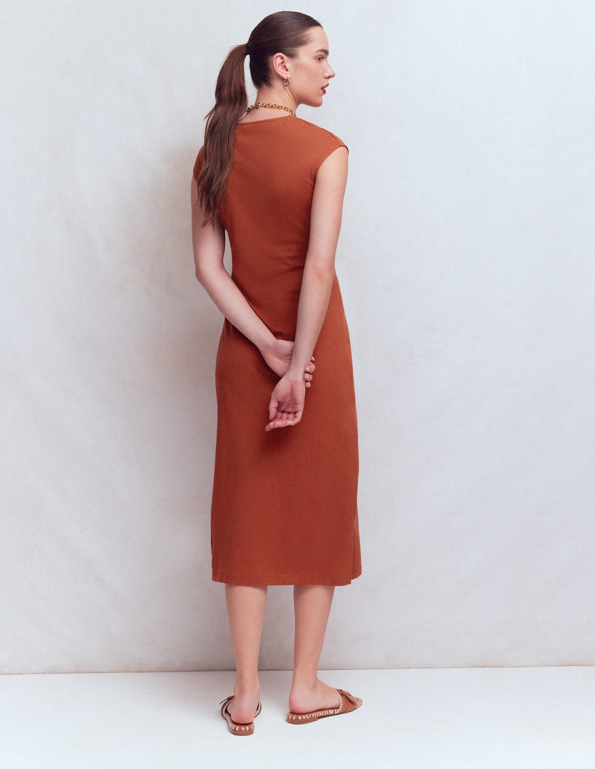 Delilah Midikleid mit Twistdetail-Braun-Orange - Image 3