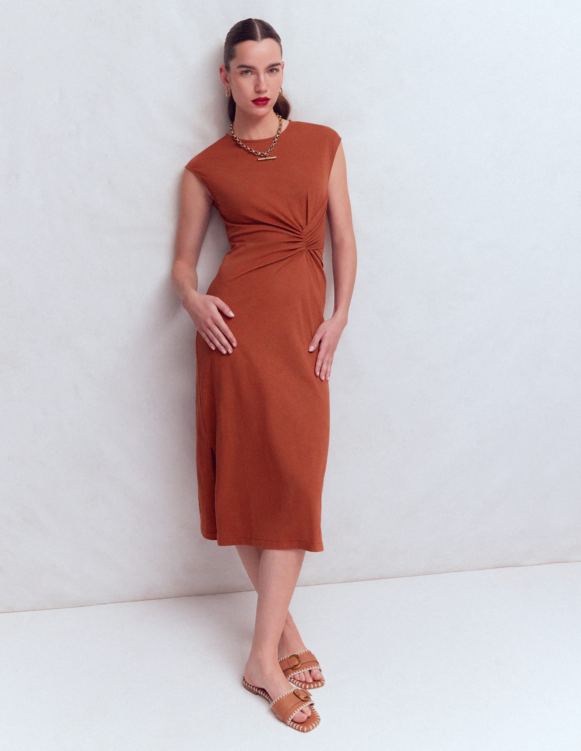 Delilah Midikleid mit Twistdetail-Braun-Orange - Image 4