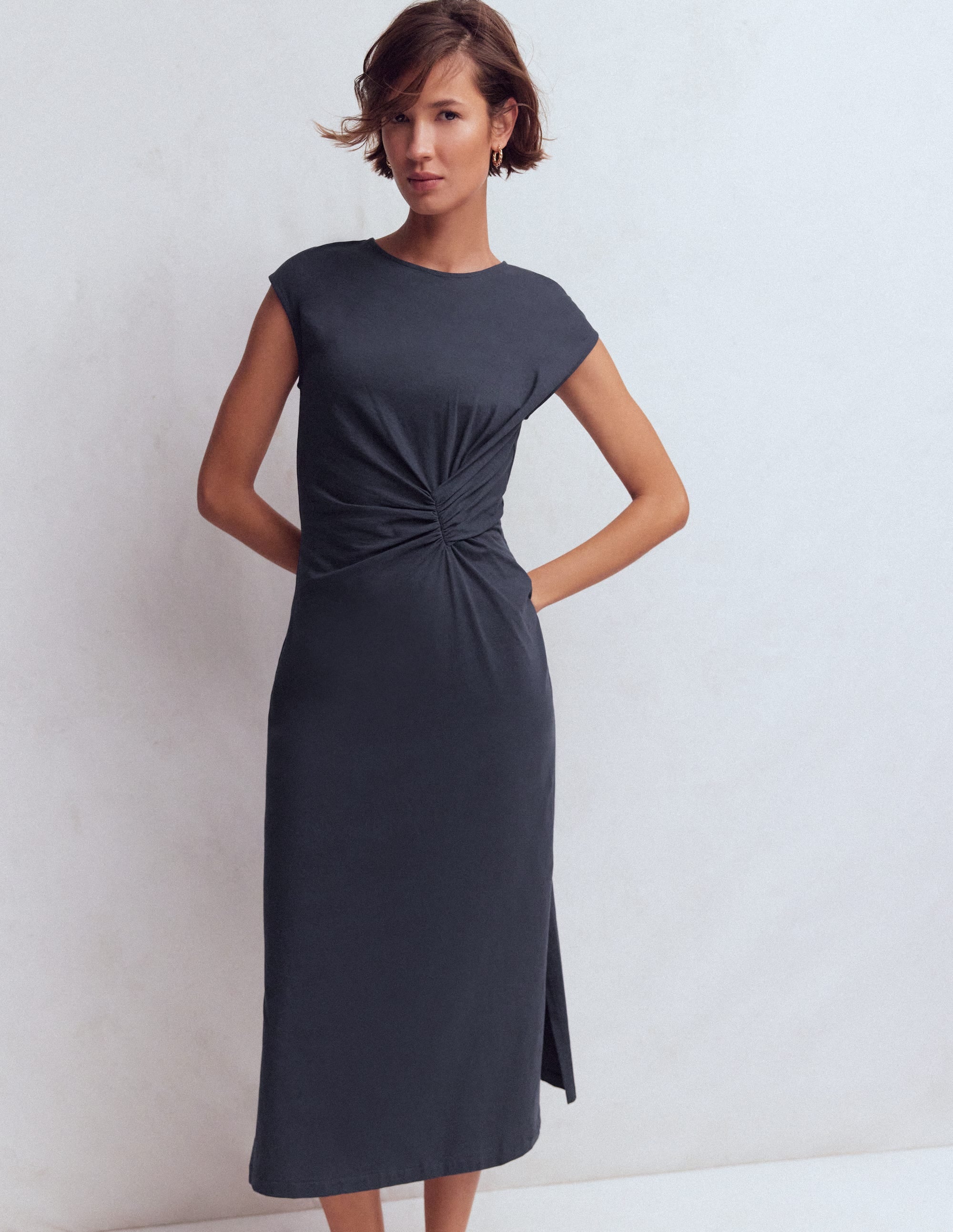 Delilah Midikleid mit Twistdetail-Marineblau - Image 4