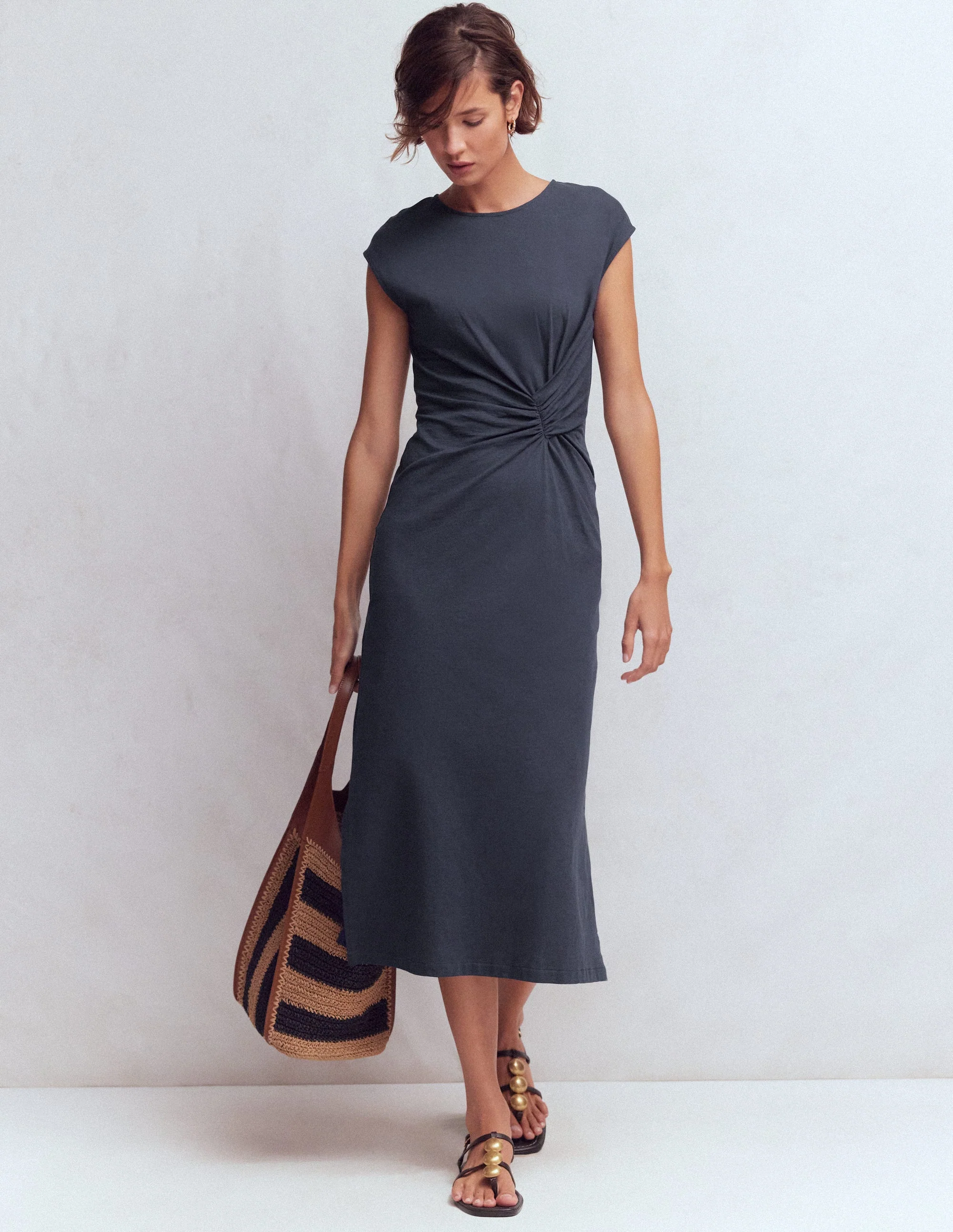Delilah Midikleid mit Twistdetail-Marineblau - Image 5