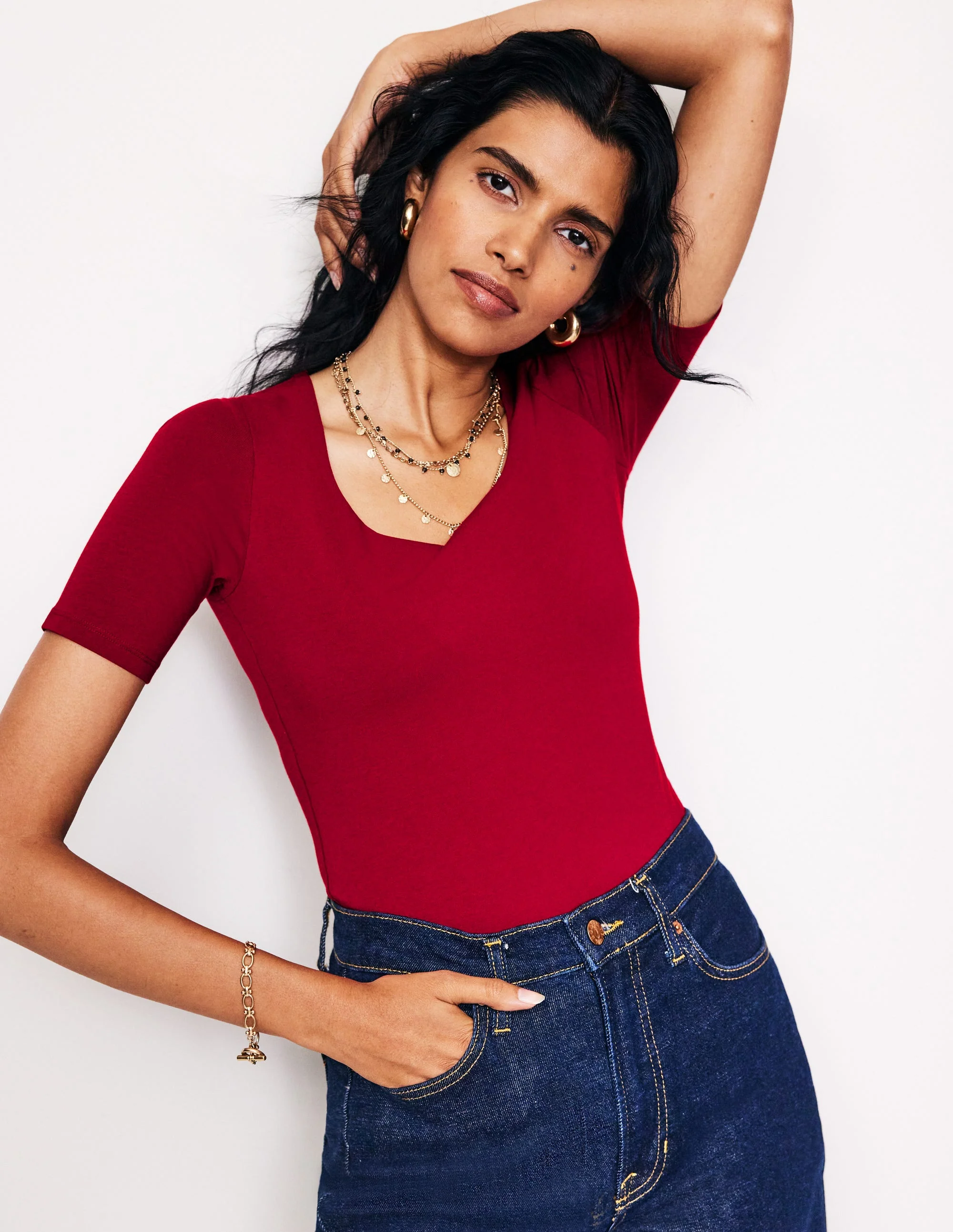 Doppellagiges T-Shirt mit tiefem Rundhalsausschnitt-Rot Lakritz - Image 2