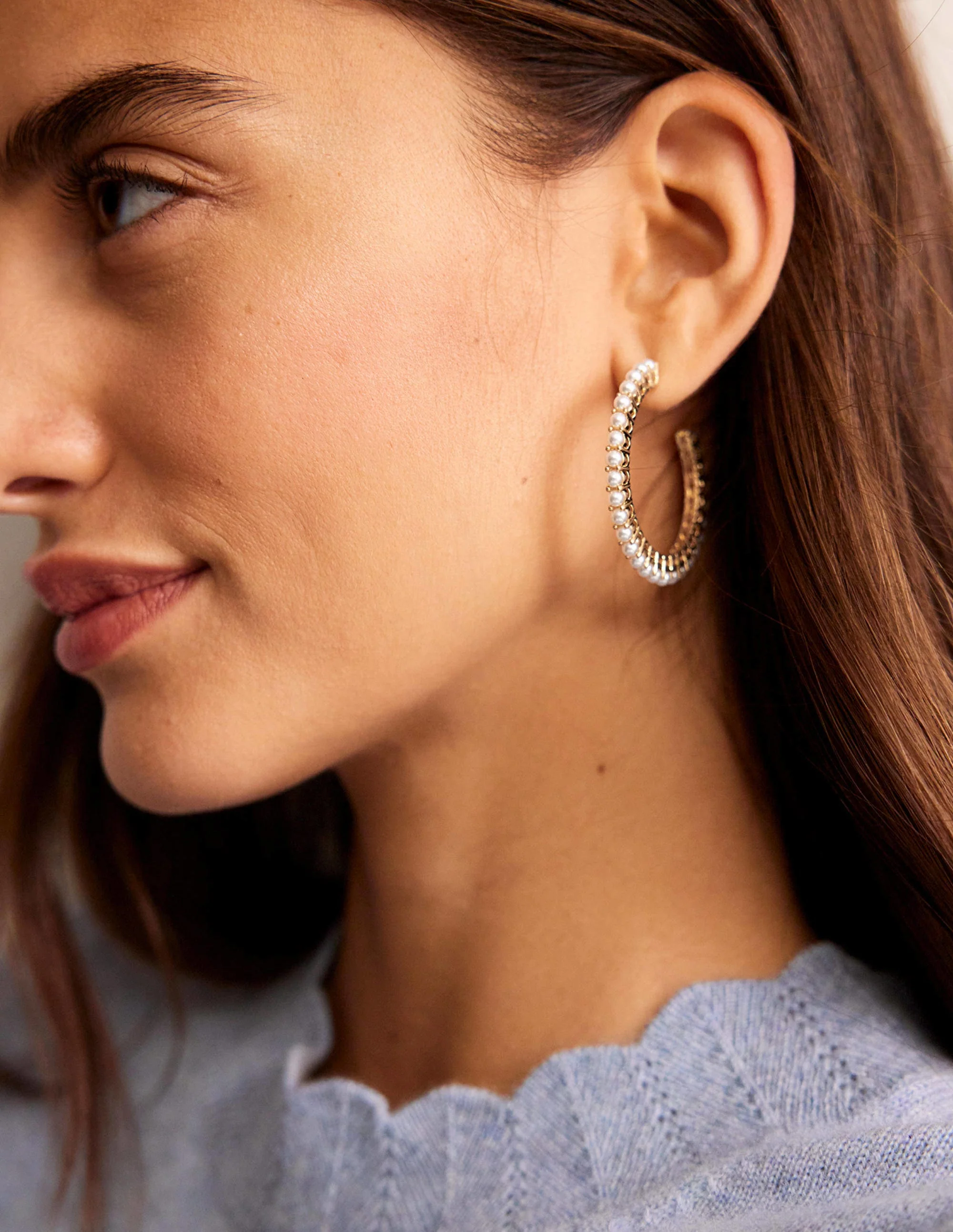 Doppelte Creolen mit Perlendetails-Perle