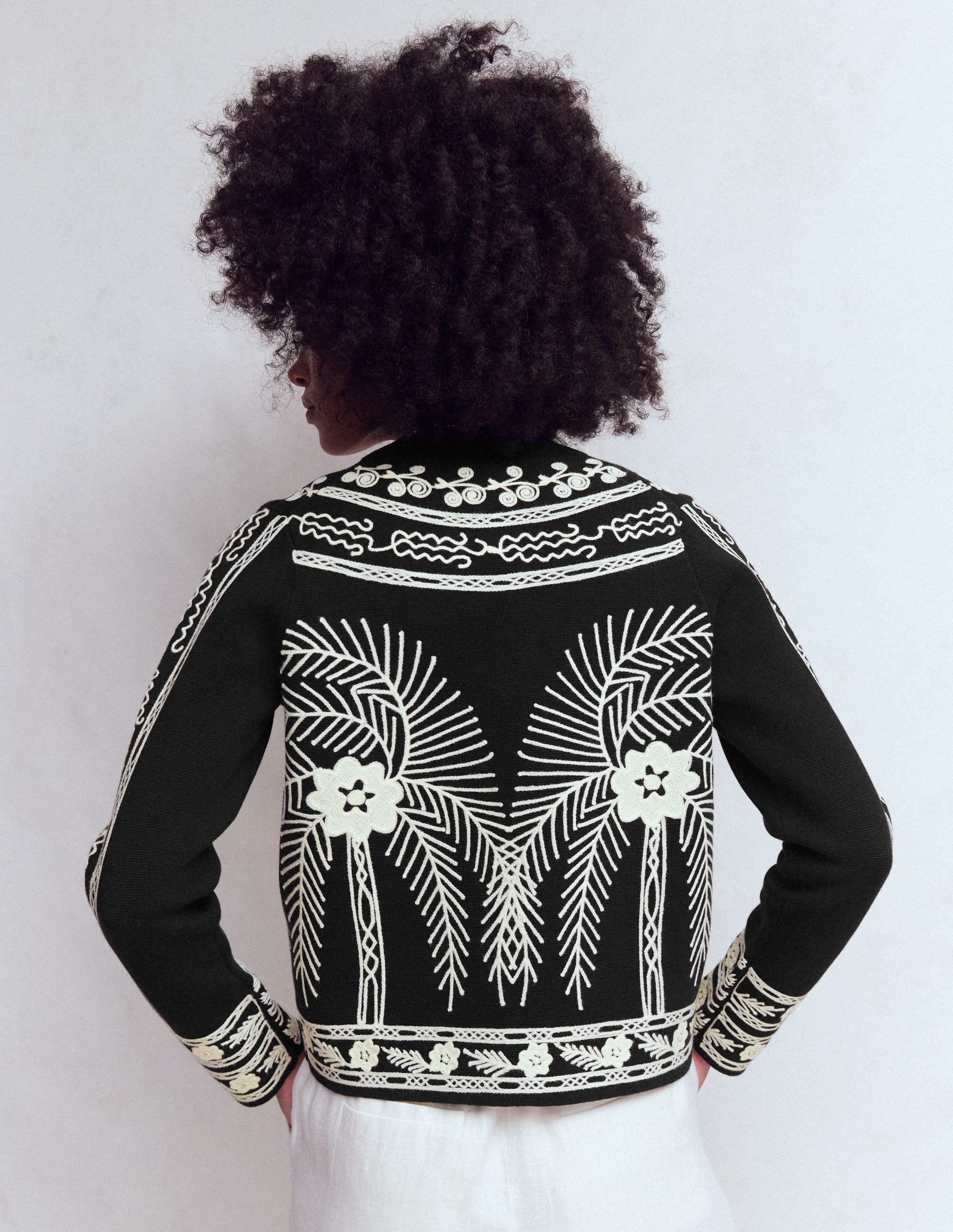 Elena Jacke mit Stehkragen-Schwarz, Stickerei - Image 3