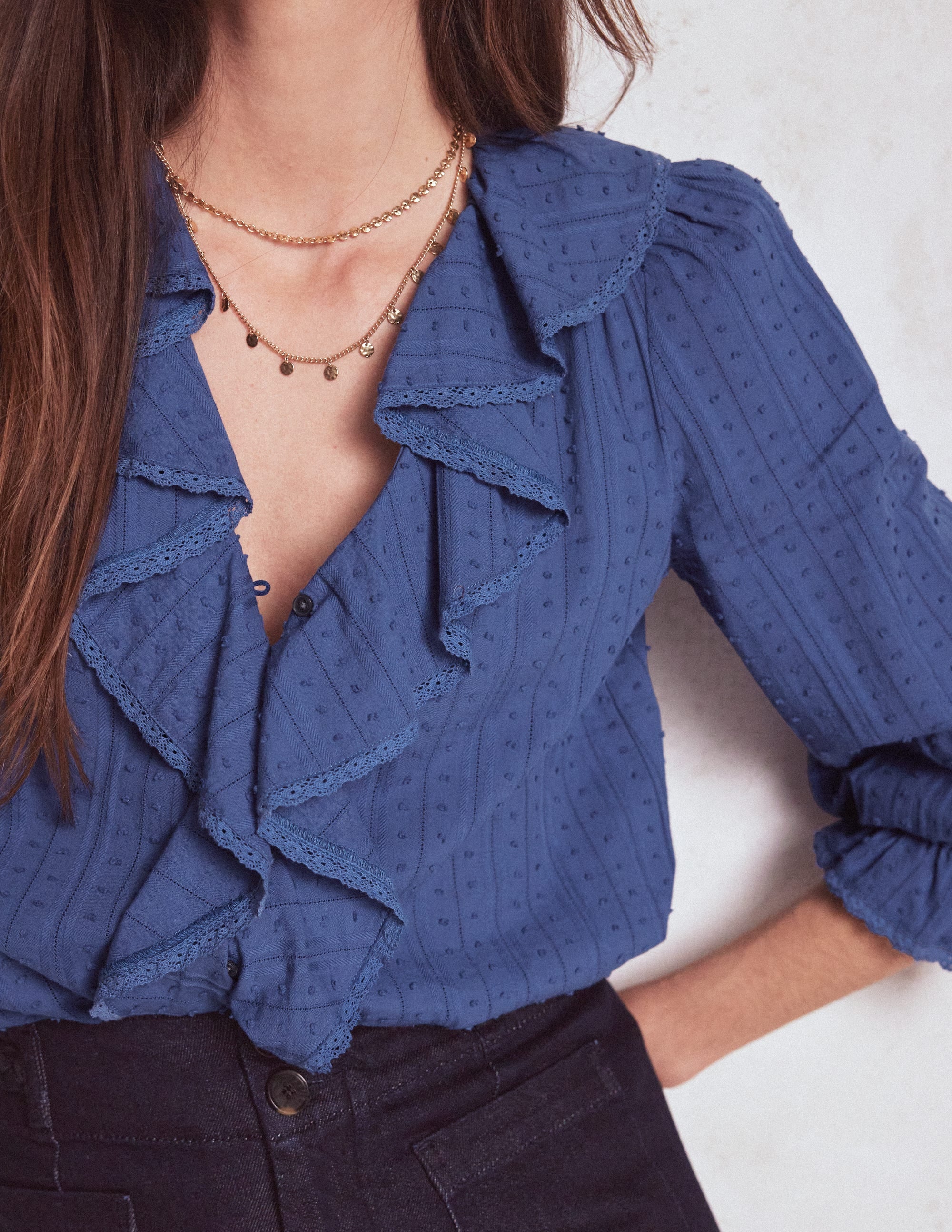 Eliza Rüschenbluse mit V-Ausschnitt-Denim-Blau - Image 2