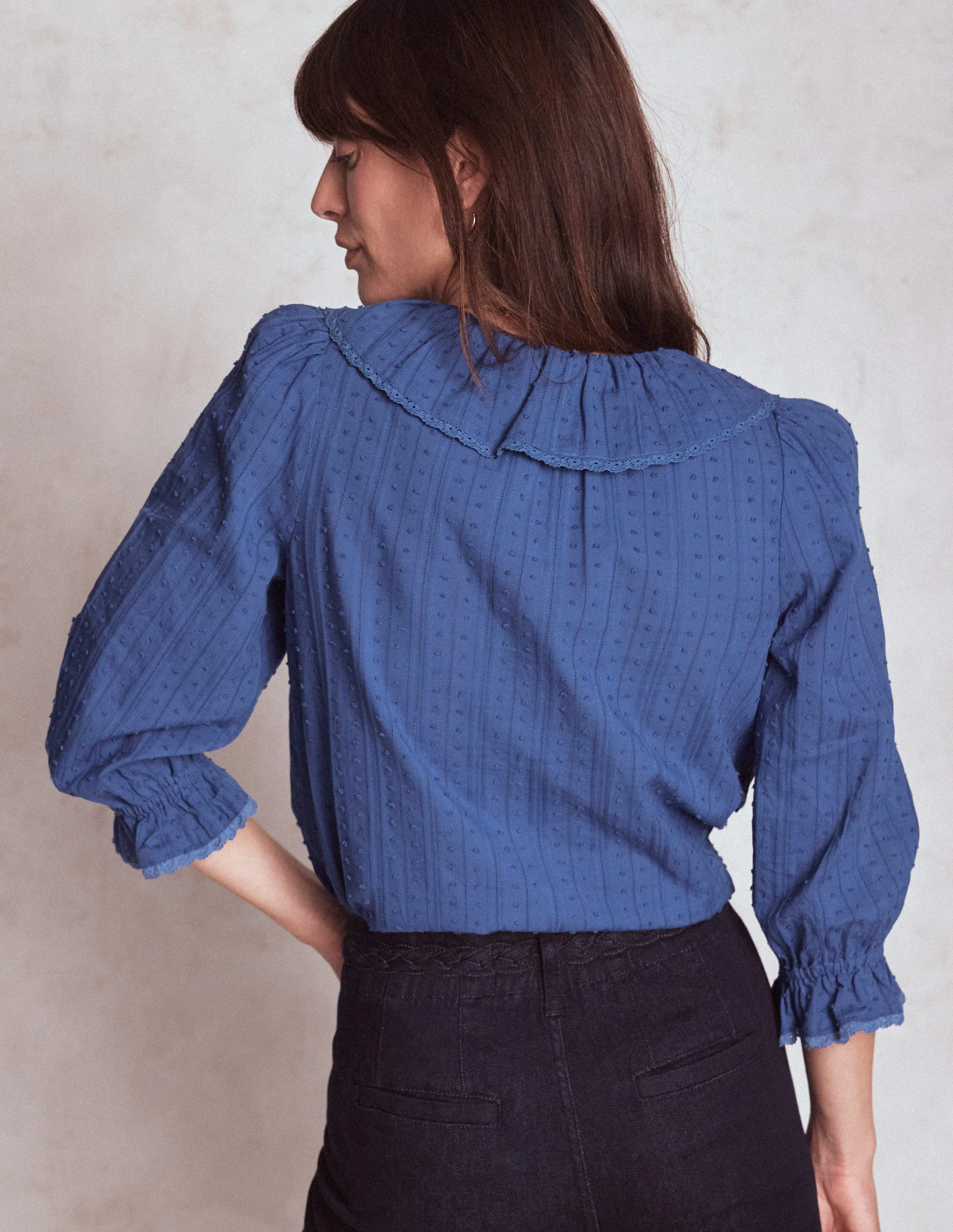 Eliza Rüschenbluse mit V-Ausschnitt-Denim-Blau - Image 3