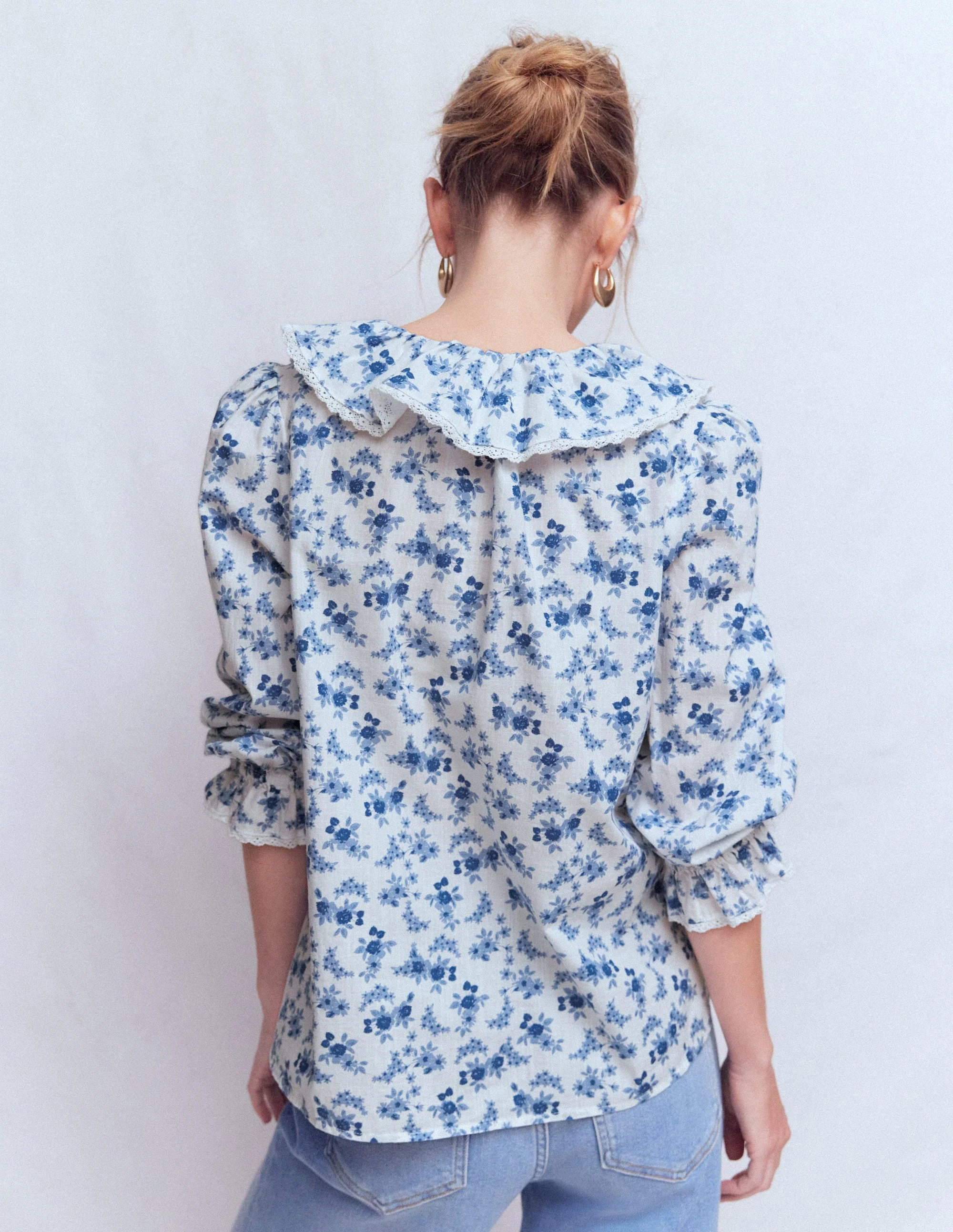 Eliza Rüschenbluse mit V-Ausschnitt-Turmalinblau, Zierliche Rebe - Image 3