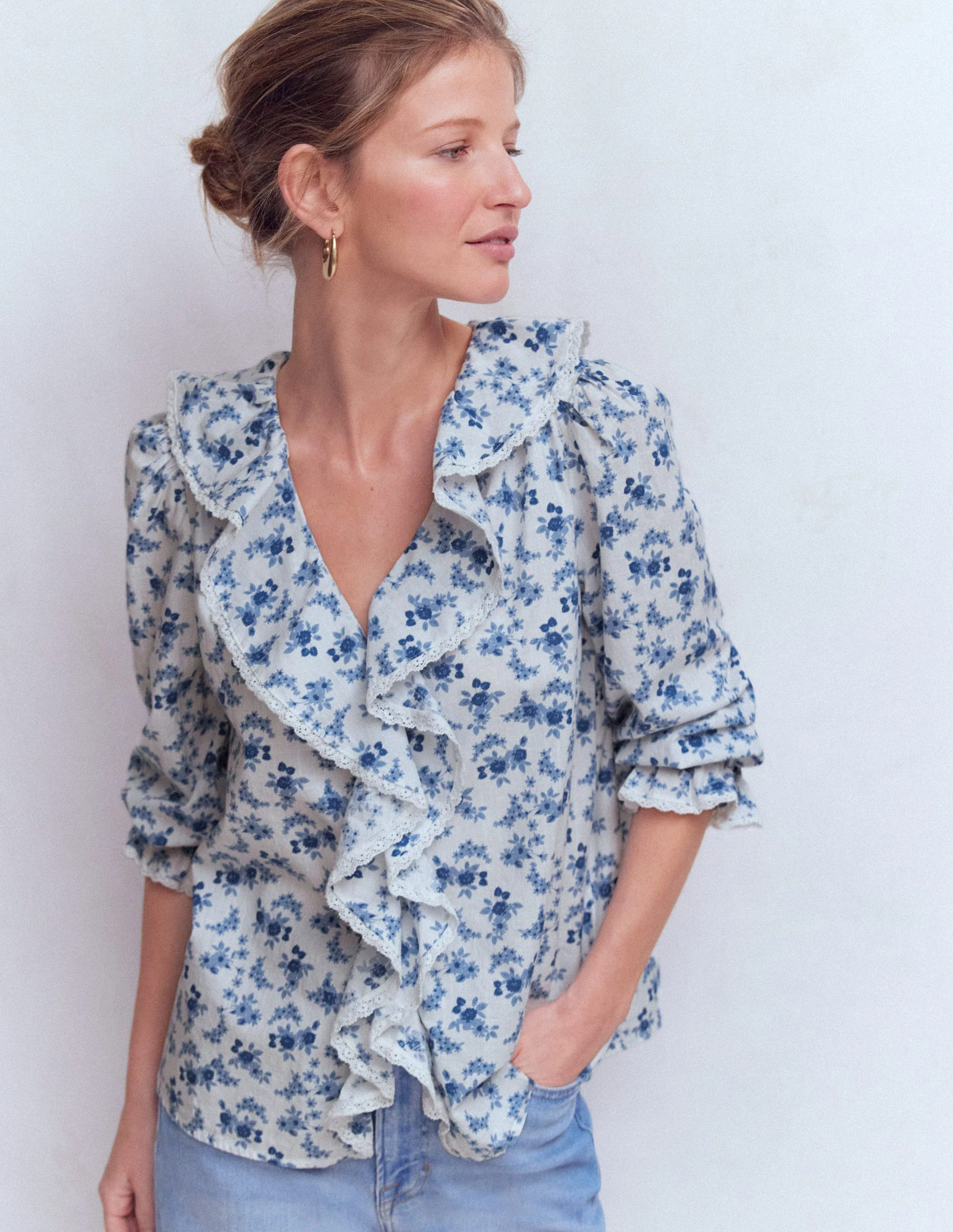 Eliza Rüschenbluse mit V-Ausschnitt-Turmalinblau, Zierliche Rebe - Image 4