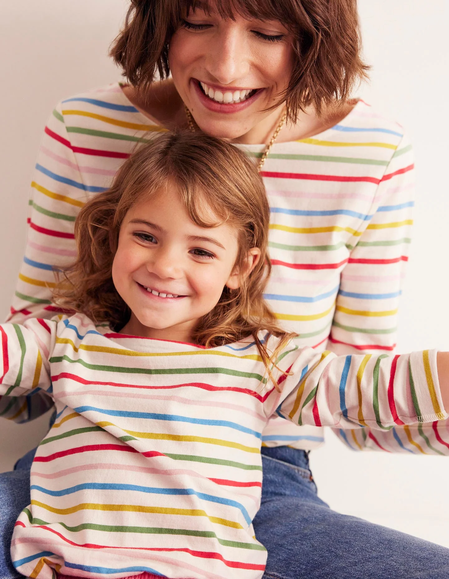Ella Breton-Shirt mit langen Ärmeln-Naturweiß/Navy, Regenbogenwelle - Image 5