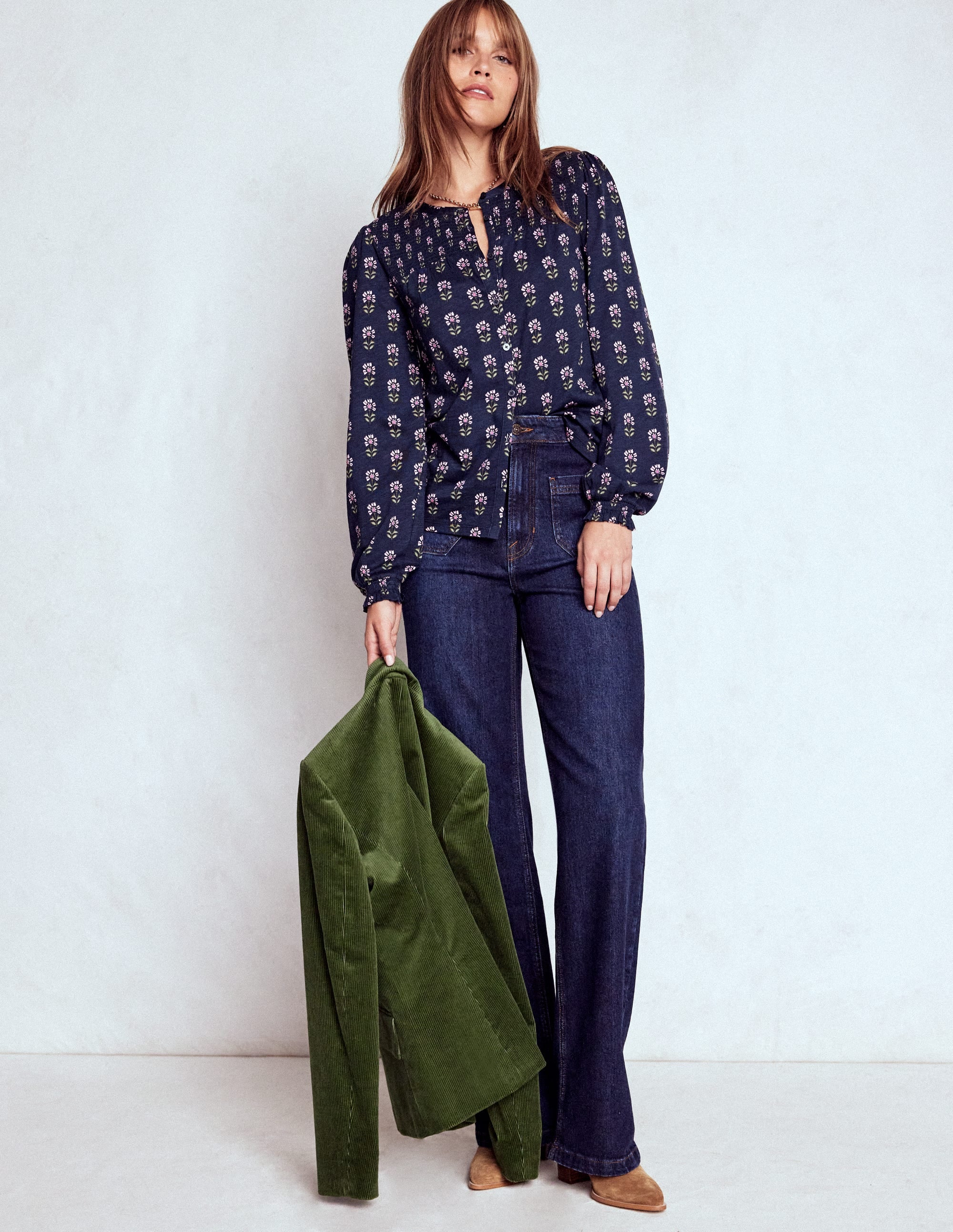 Elsa Jerseyhemd mit gesmokter Passe-Marineblau, Holzblock-Blumenmuster - Image 5