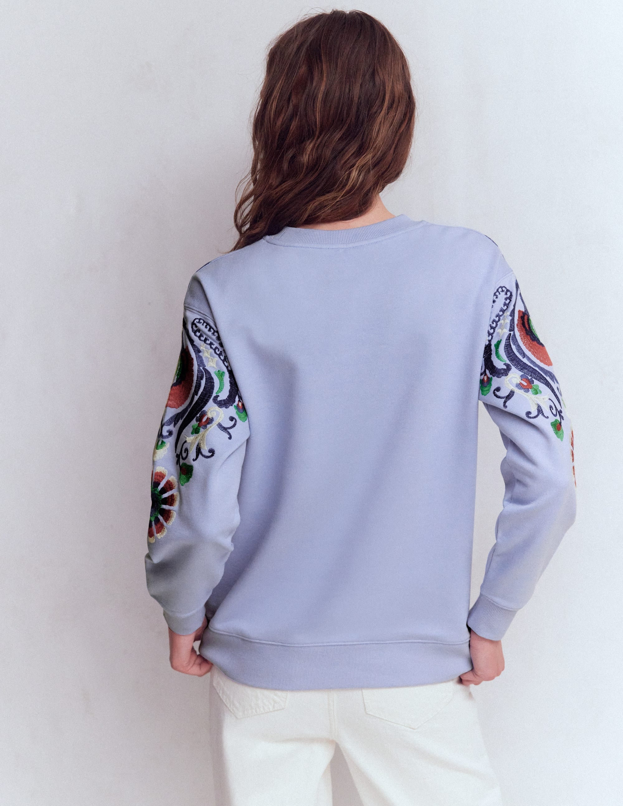 Emi Sweatshirt mit Stickerei-Hellblau Stickerei - Image 3