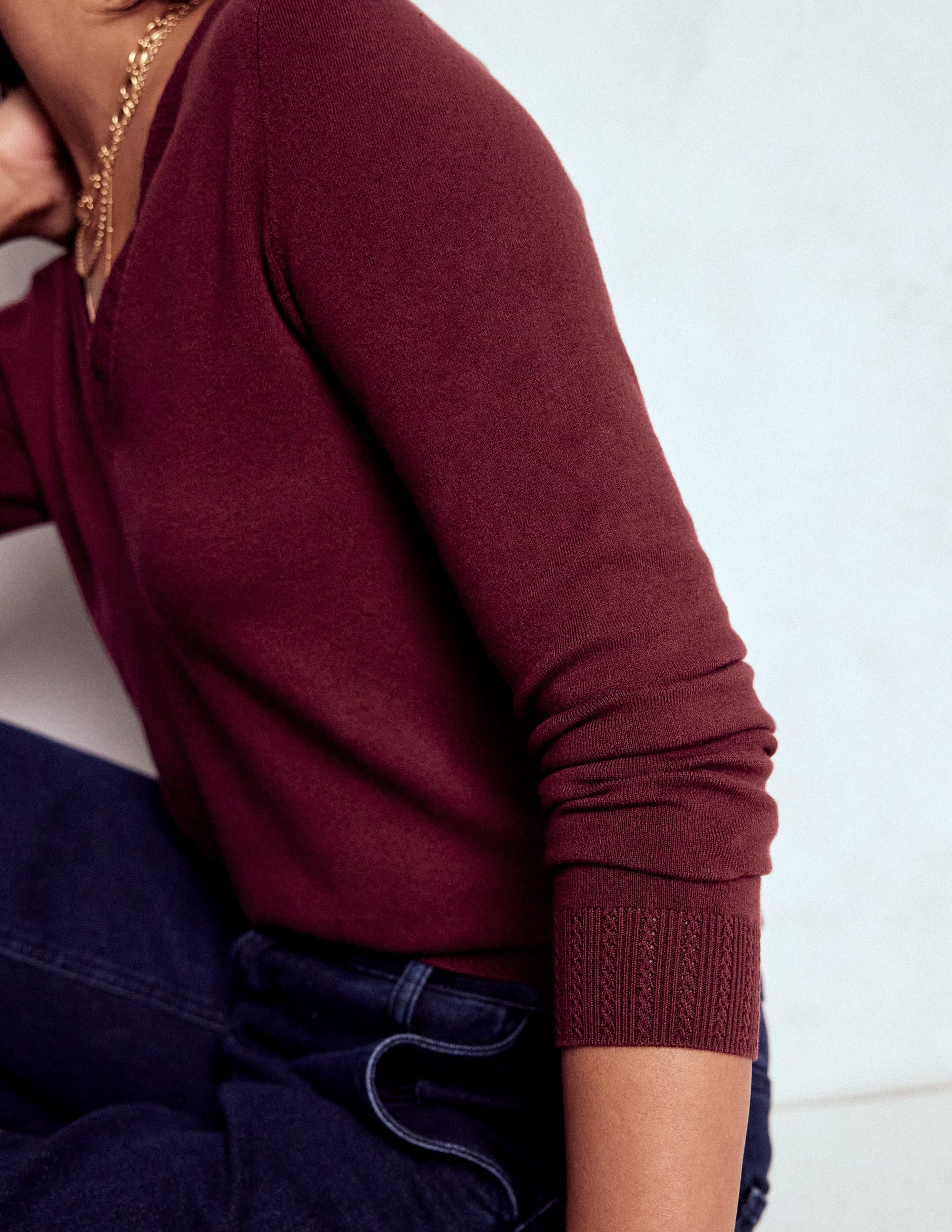 Emilia Baumwollpullover mit V-Ausschnitt-Dunkelviolett - Image 2