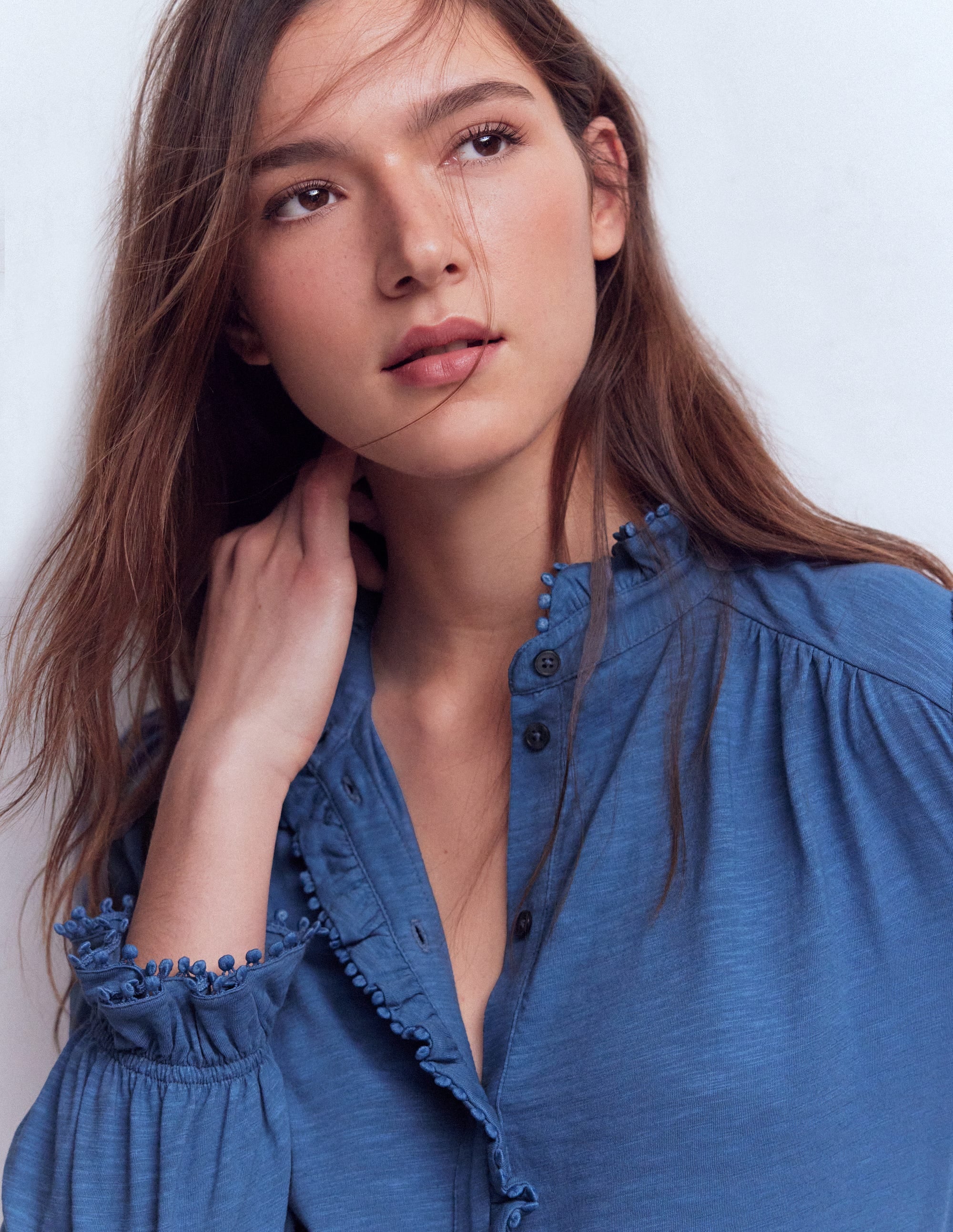 Emily Rüschenhemd mit Bommelbesatz-Denim-Blau - Image 2