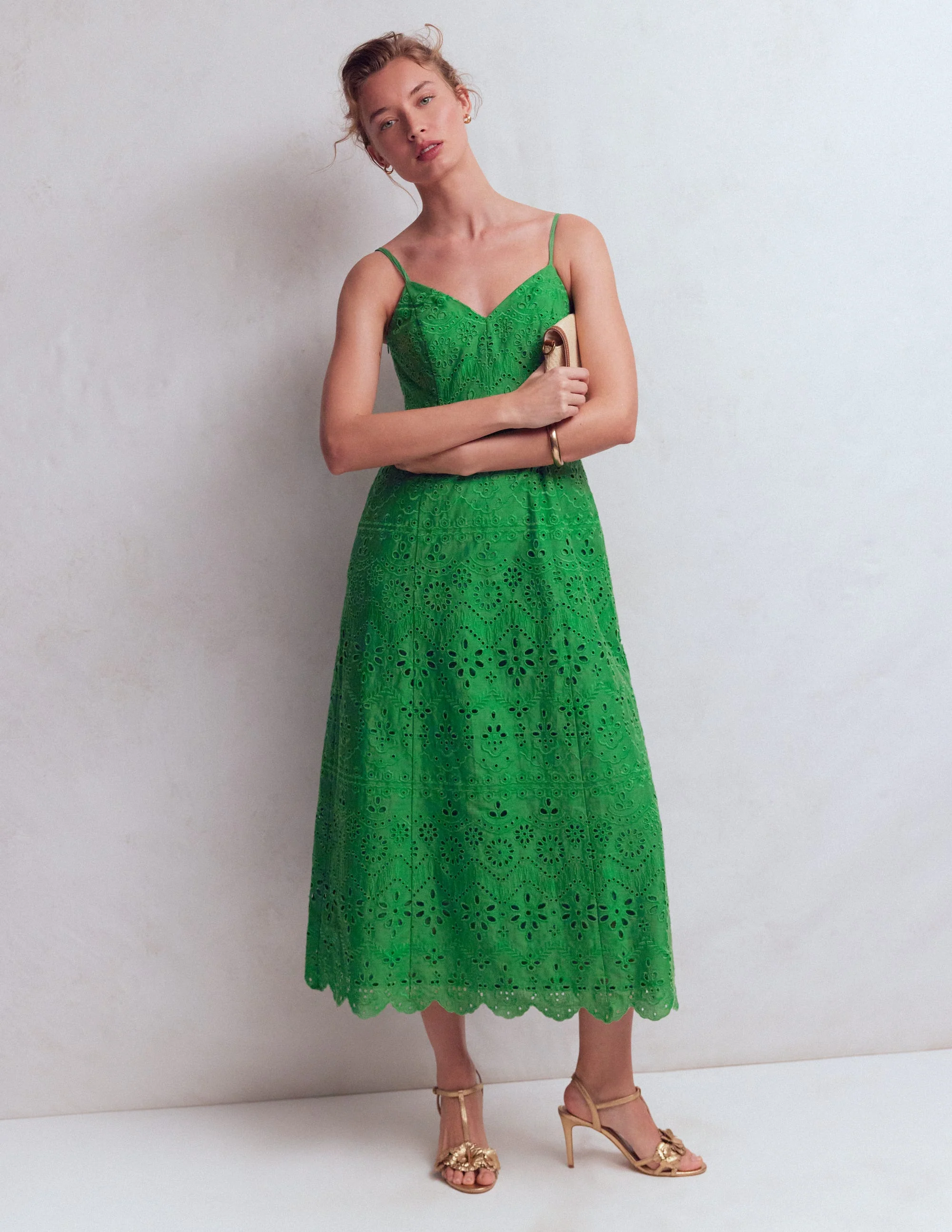 Empire-Kleid aus Leinen mit Lochstickerei-Sattes Smaragdgrün Lochstickerei