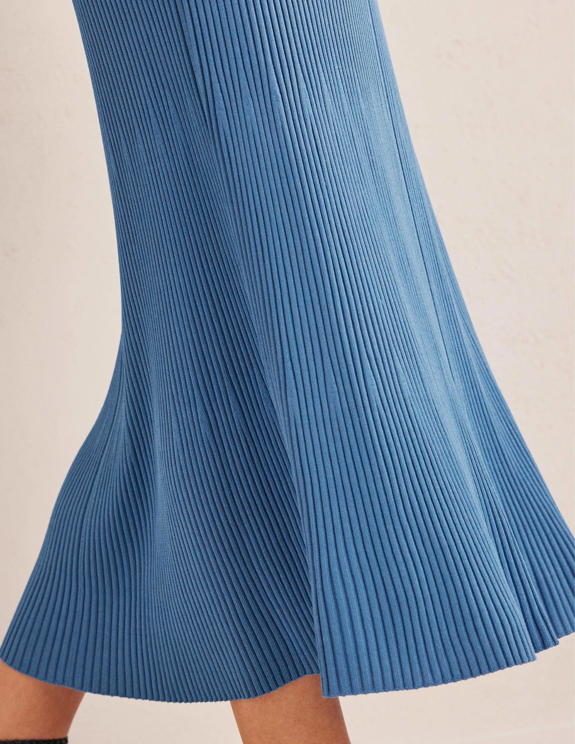 Empire-Strickkleid mit schrägen Nähten-Porzellanblau - Image 2