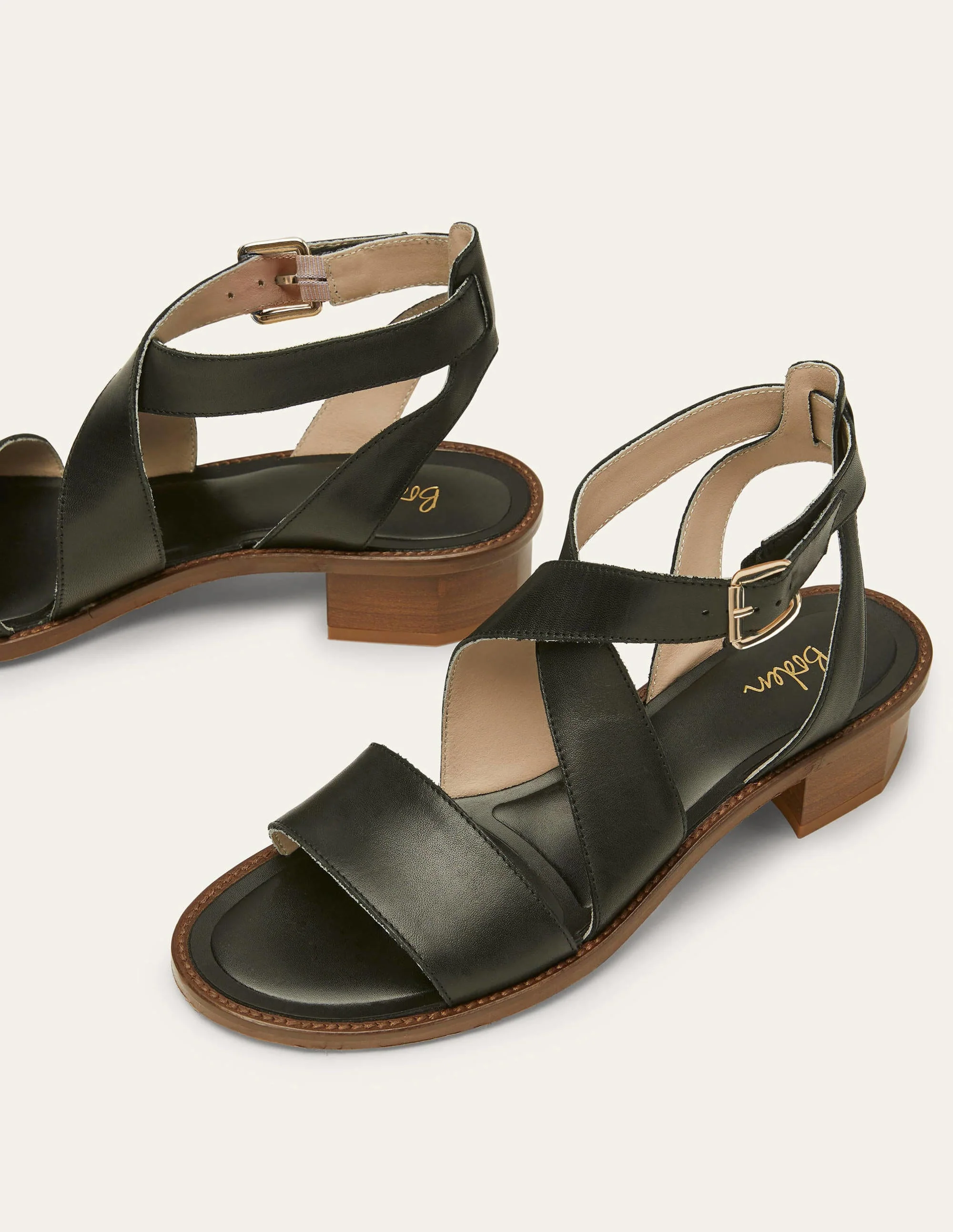 Erin Sandalen-Schwarz