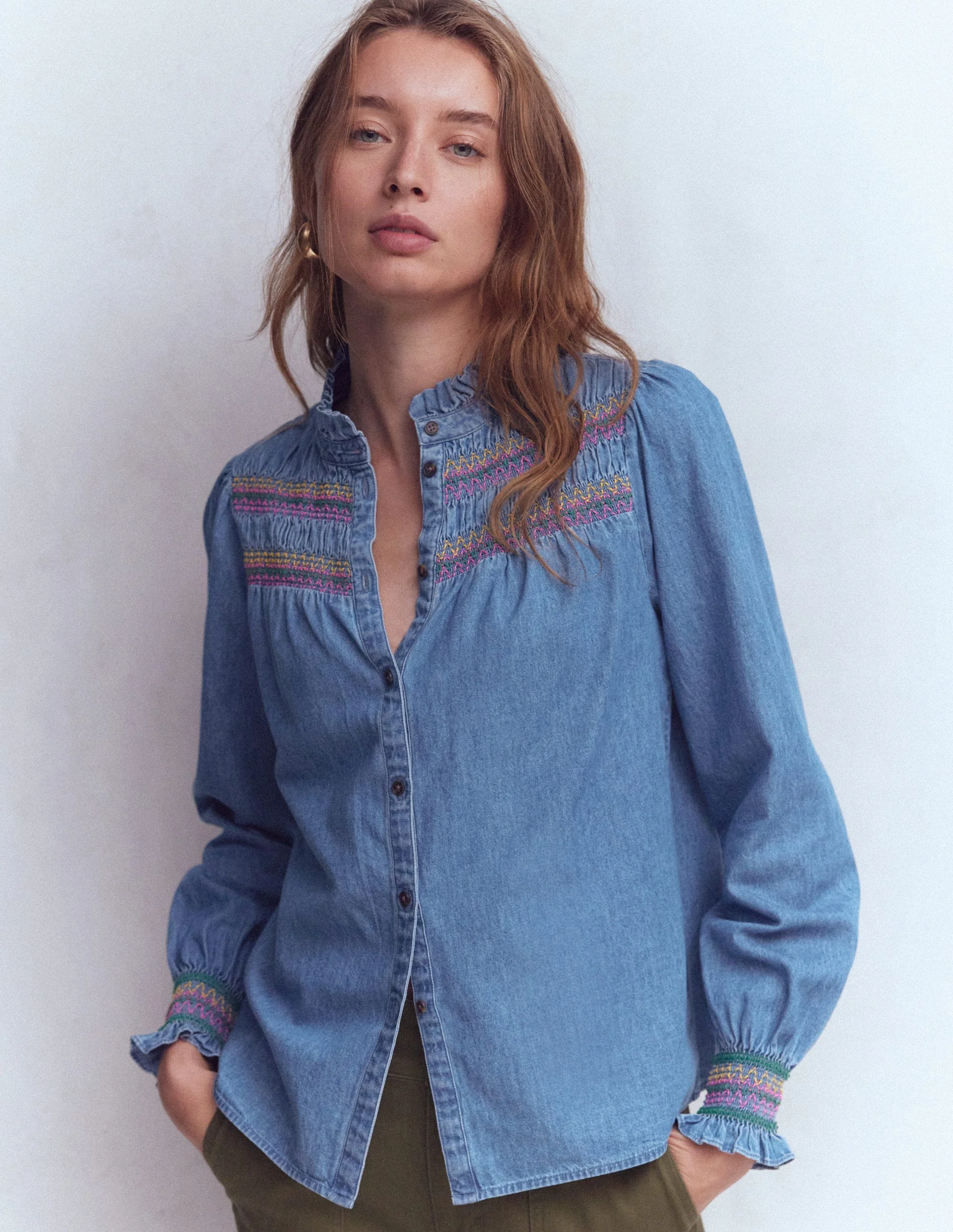 Esme Gesmoktes Denim-Oberteil mit Rüschen-Hell Authentisch