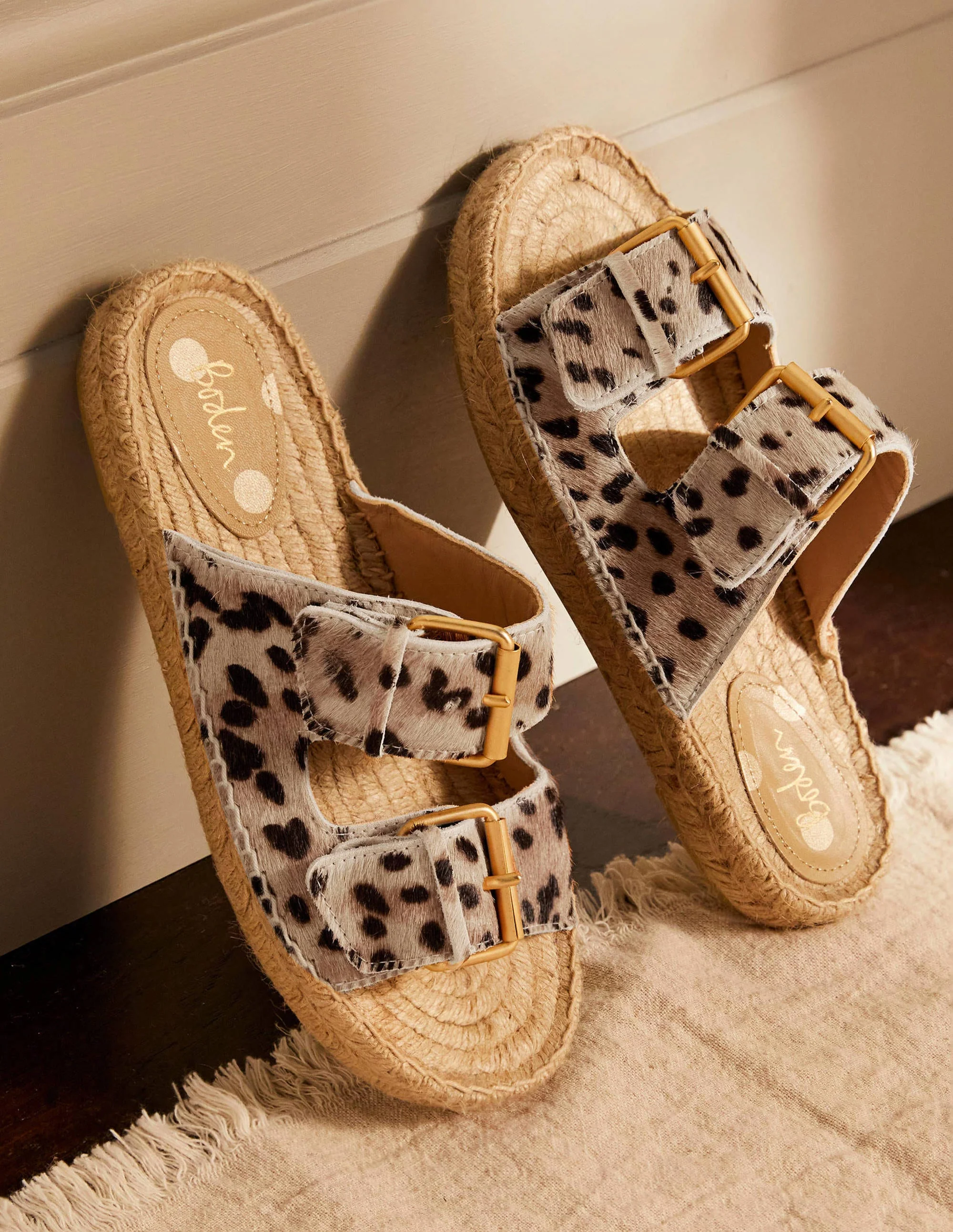 Espadrille-Sandalen mit Schnalle-Natürliches Leopardenmuster