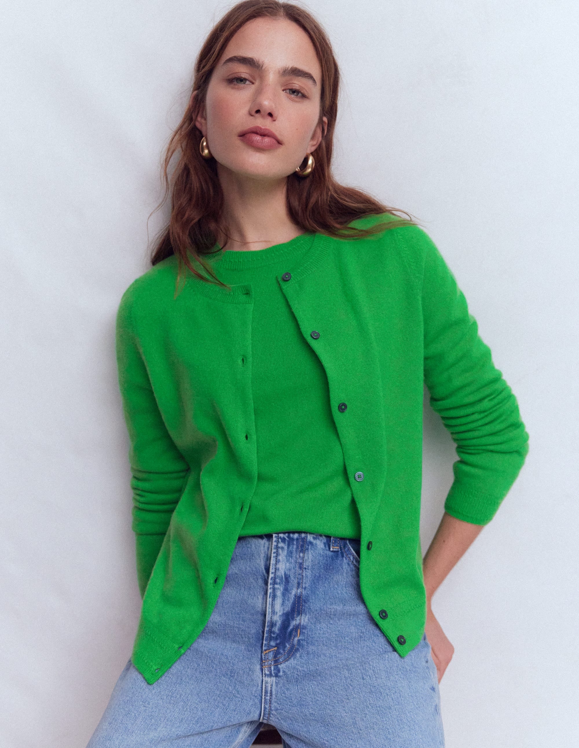 Eva Kaschmir-Strickjacke mit Rundhalsausschnitt-Baumgrün