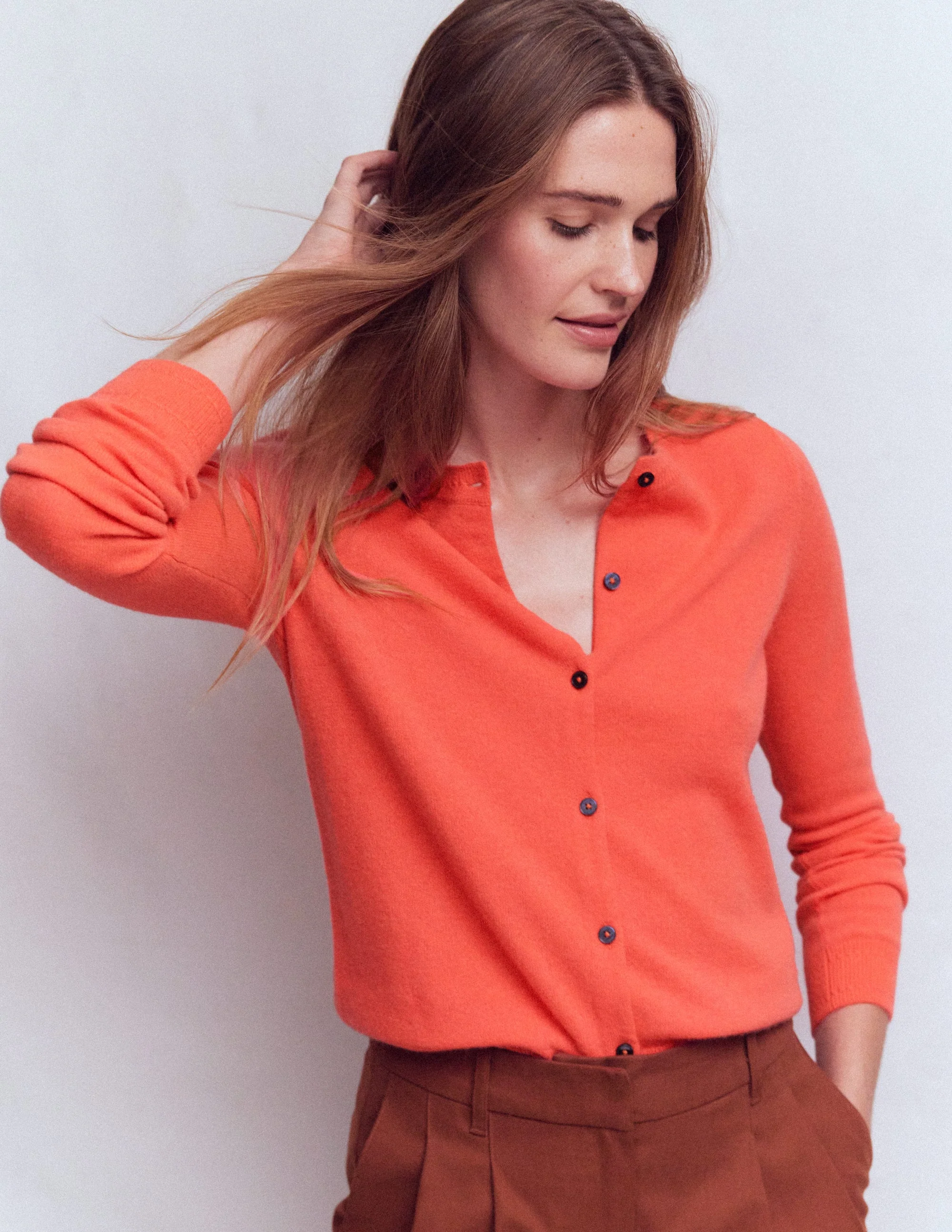 Eva Kaschmir-Strickjacke mit Rundhalsausschnitt-Feuerorange Meliert - Image 4