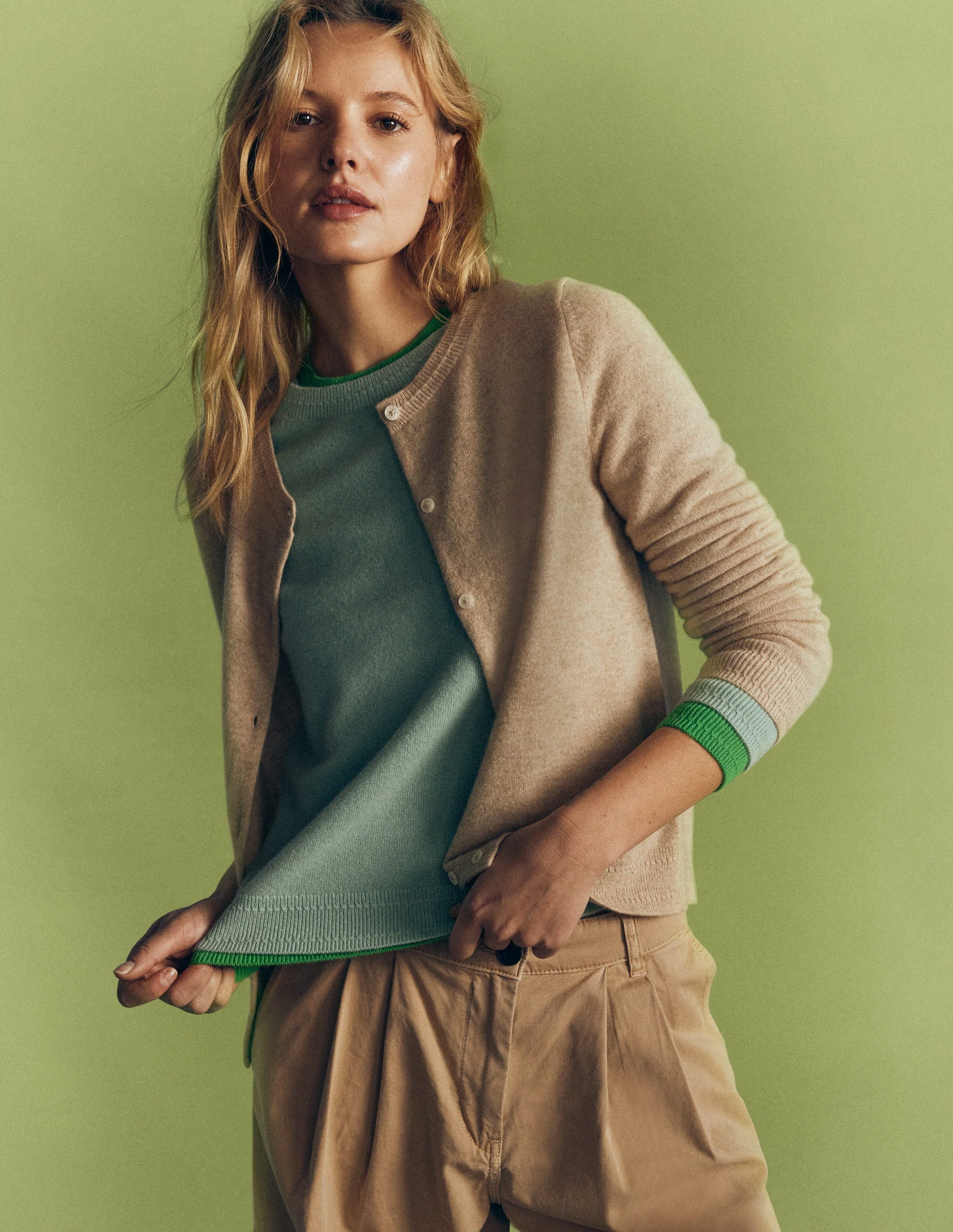 Eva Kaschmir-Strickjacke mit Rundhalsausschnitt-Graubraun Meliert - Image 6