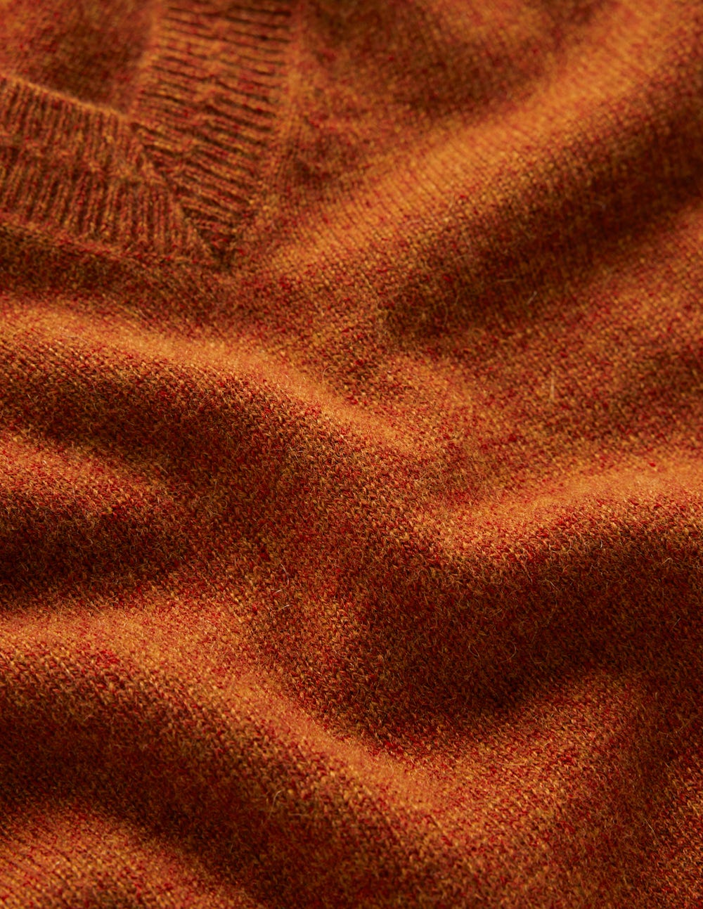 Eva Kaschmirpullover mit V-Ausschnitt-Cognac Meliert - Image 6