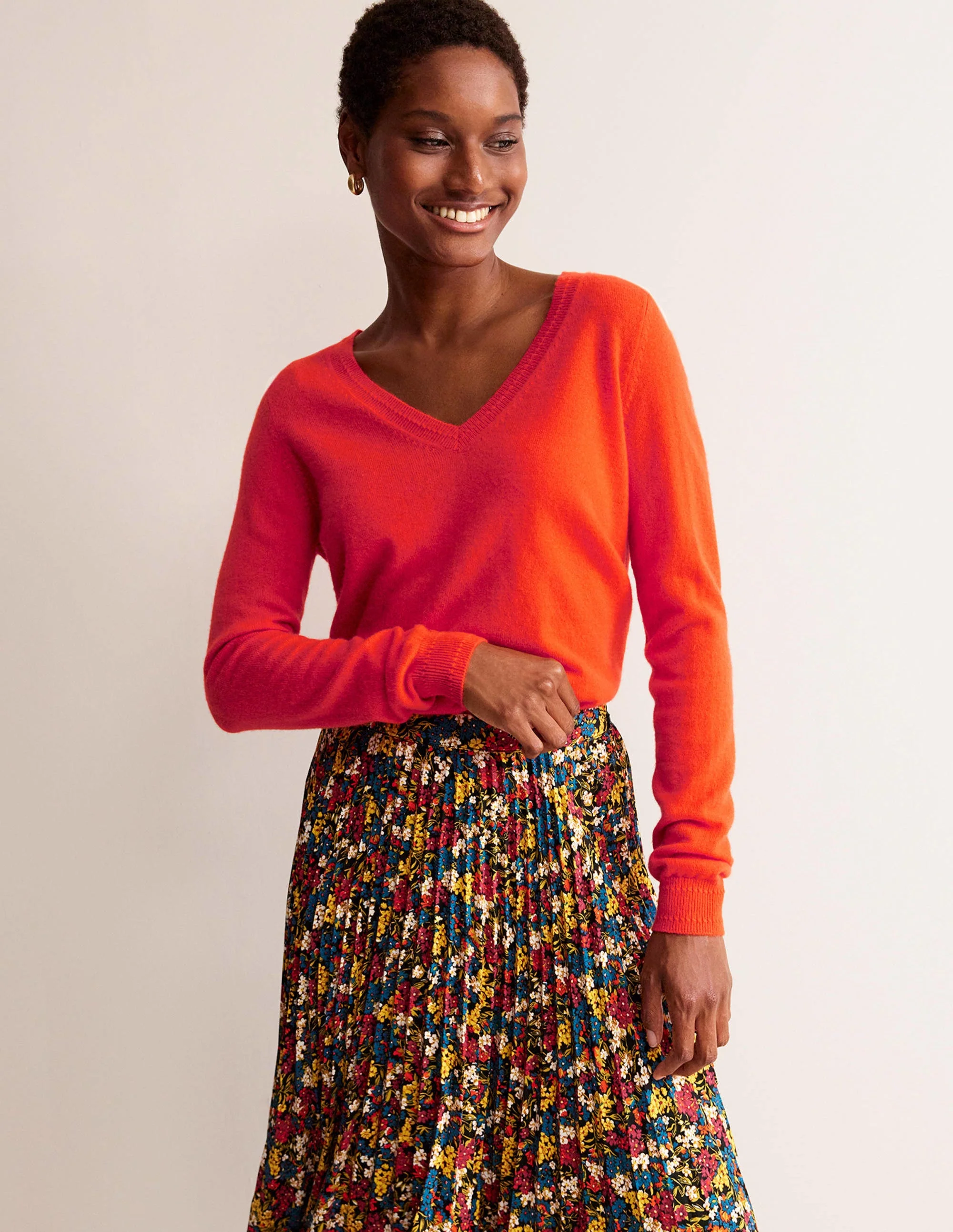 Eva Kaschmirpullover mit V-Ausschnitt-Fiesta-Orange