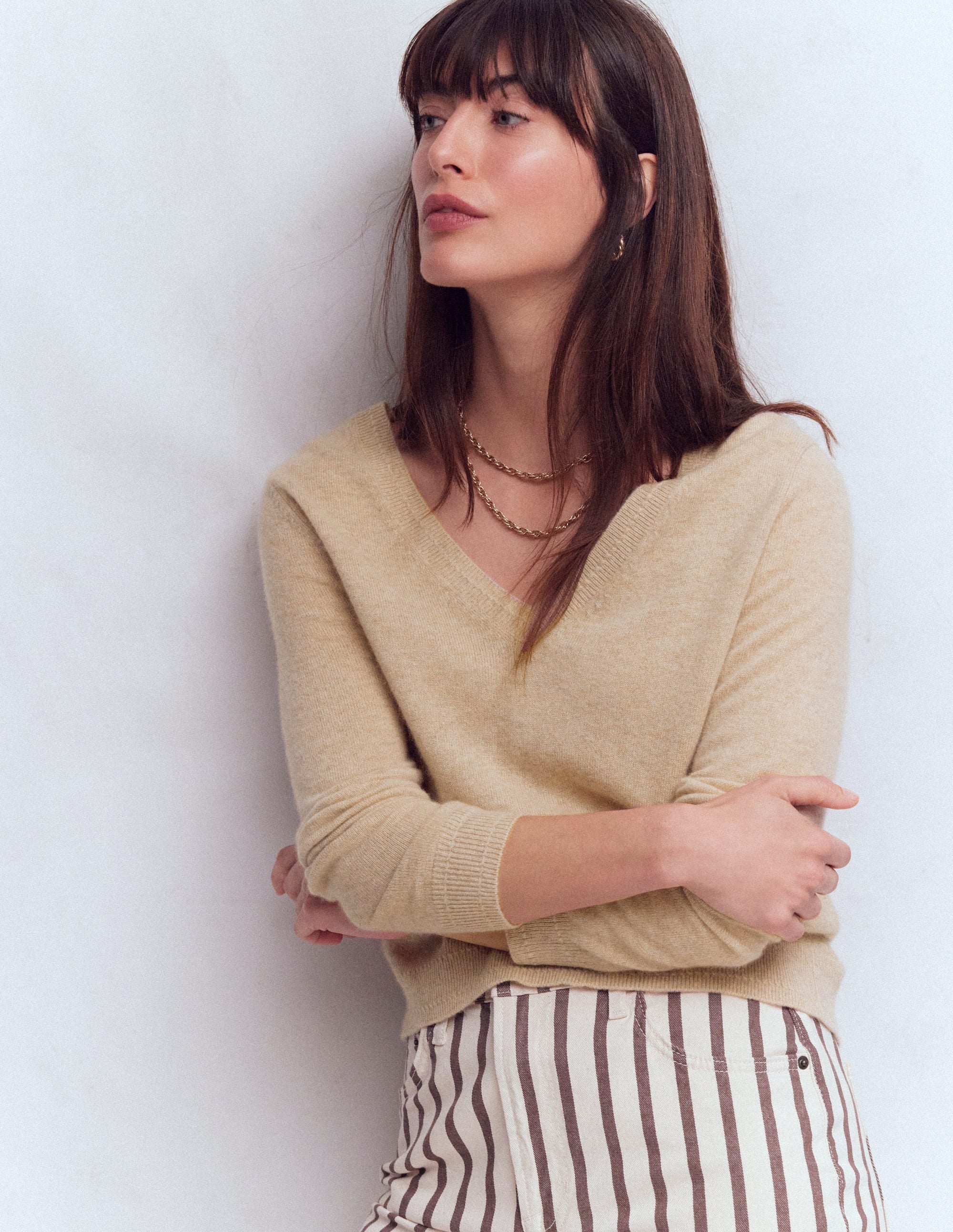 Eva Kaschmirpullover mit V-Ausschnitt-Graubraun Meliert - Image 4