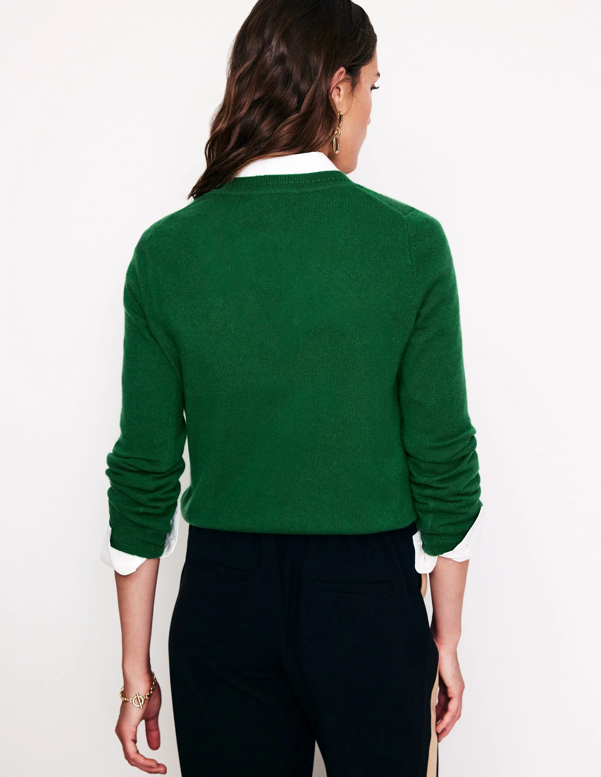 Eva Kaschmirpullover mit V-Ausschnitt-Kieferngrün - Image 3