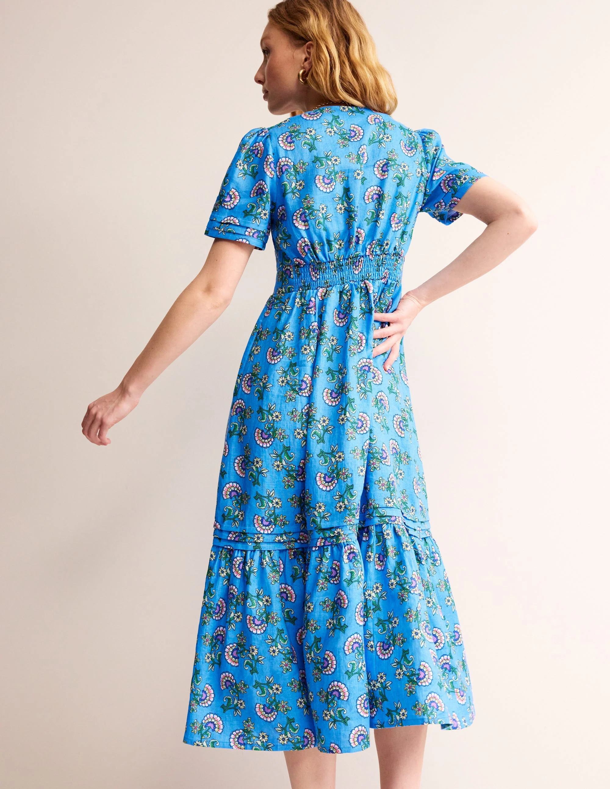 Eve Midikleid aus Leinen-Blau, Botanischer Strauß - Image 3