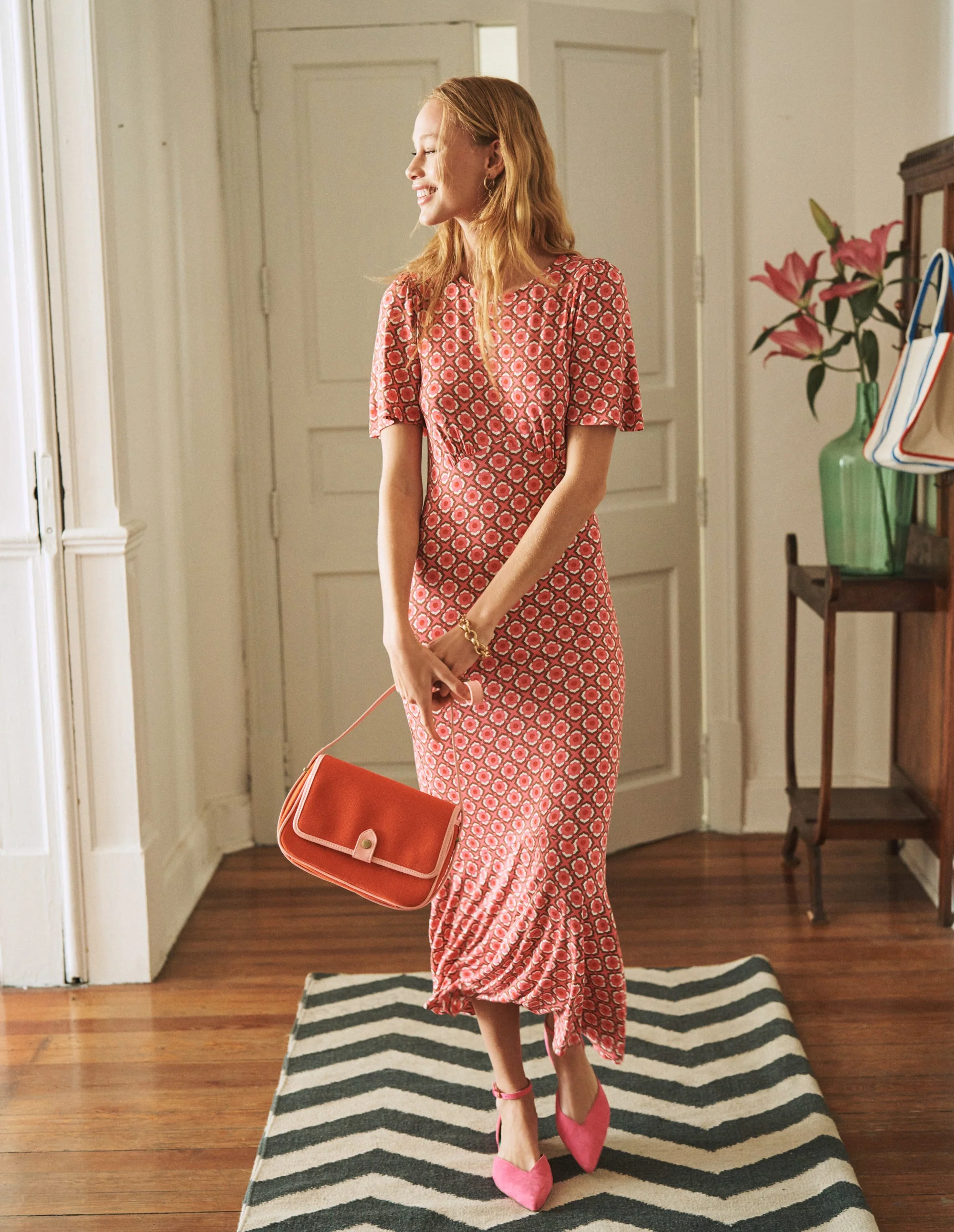 Felicity Midi-Teekleid aus Jersey-Sangria Sunset Pink, Geo Pome - Image 5