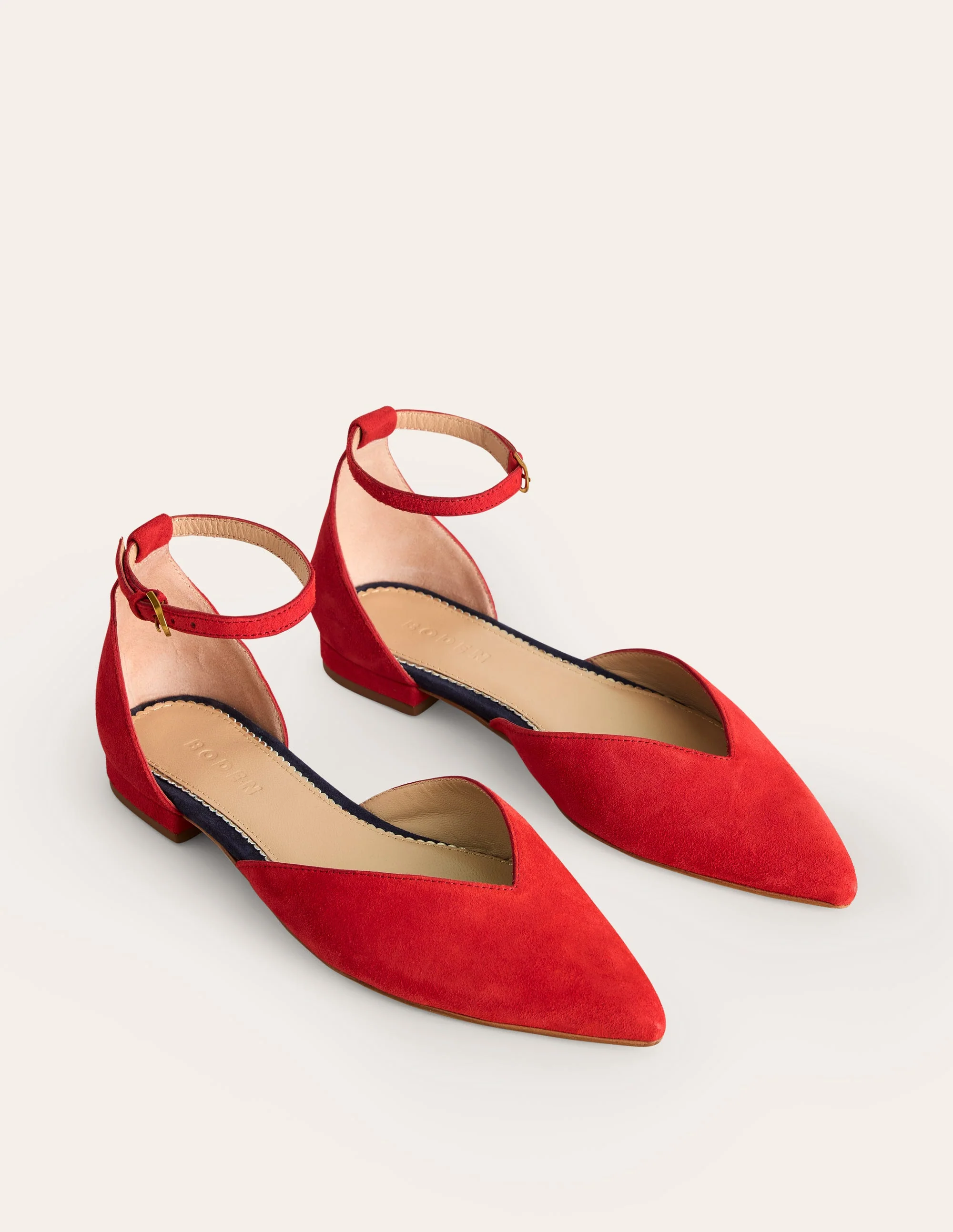 Flache Ballerina-Pumps mit Knöchelriemen-Briefkastenrot Wildleder - Image 3