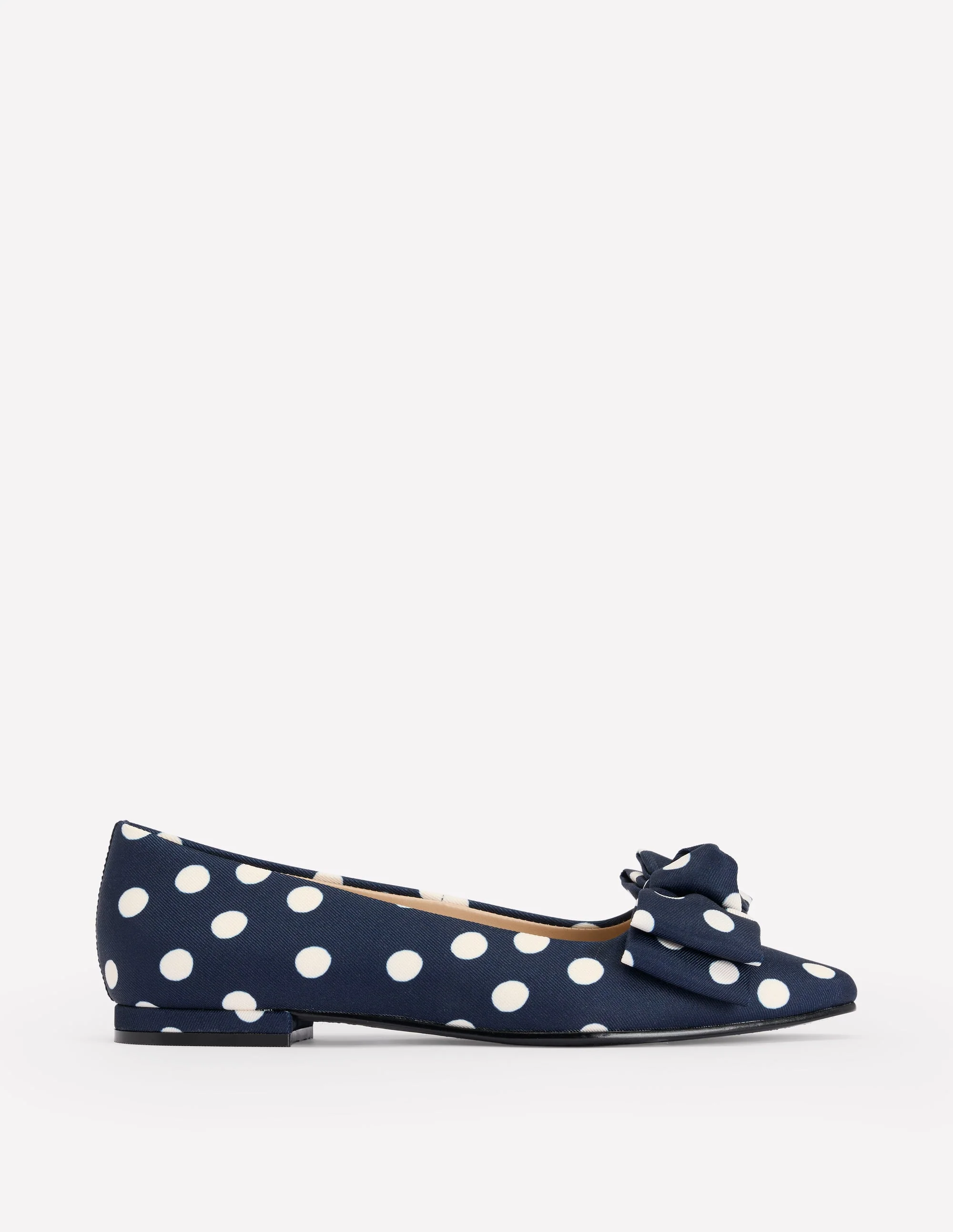 Flache Ballerinas mit geformter Spitze-Französisches Marineblau, Abstrakte Punkte