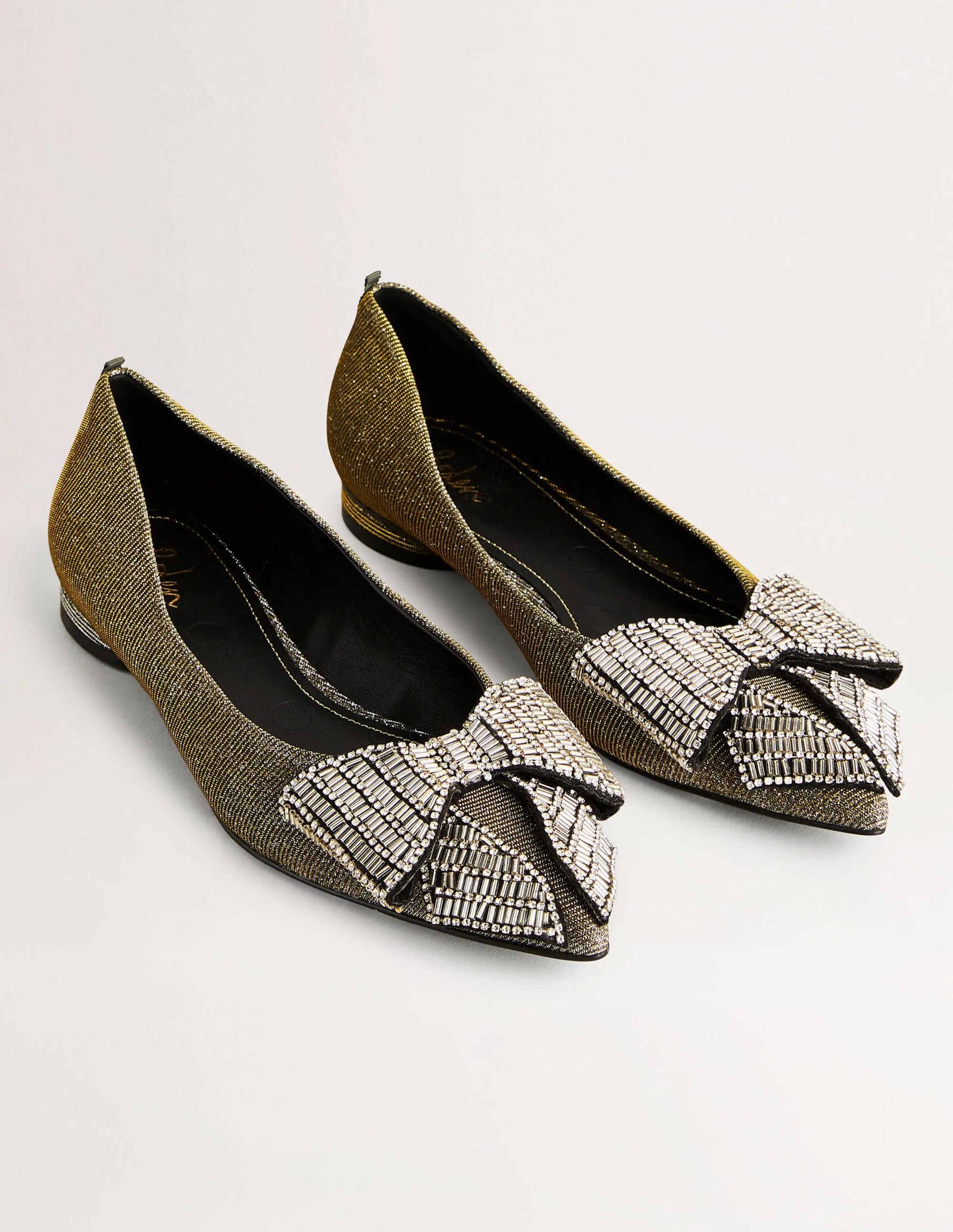 Flache Pumps mit spitzer Zehenpartie und Schleife-Metallisch - Image 2