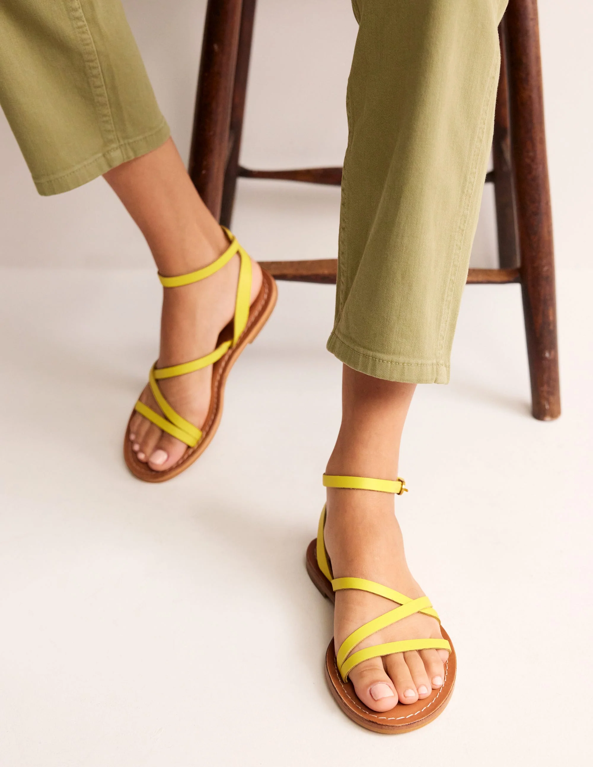 Flache Sandalen für jeden Tag-Gelb