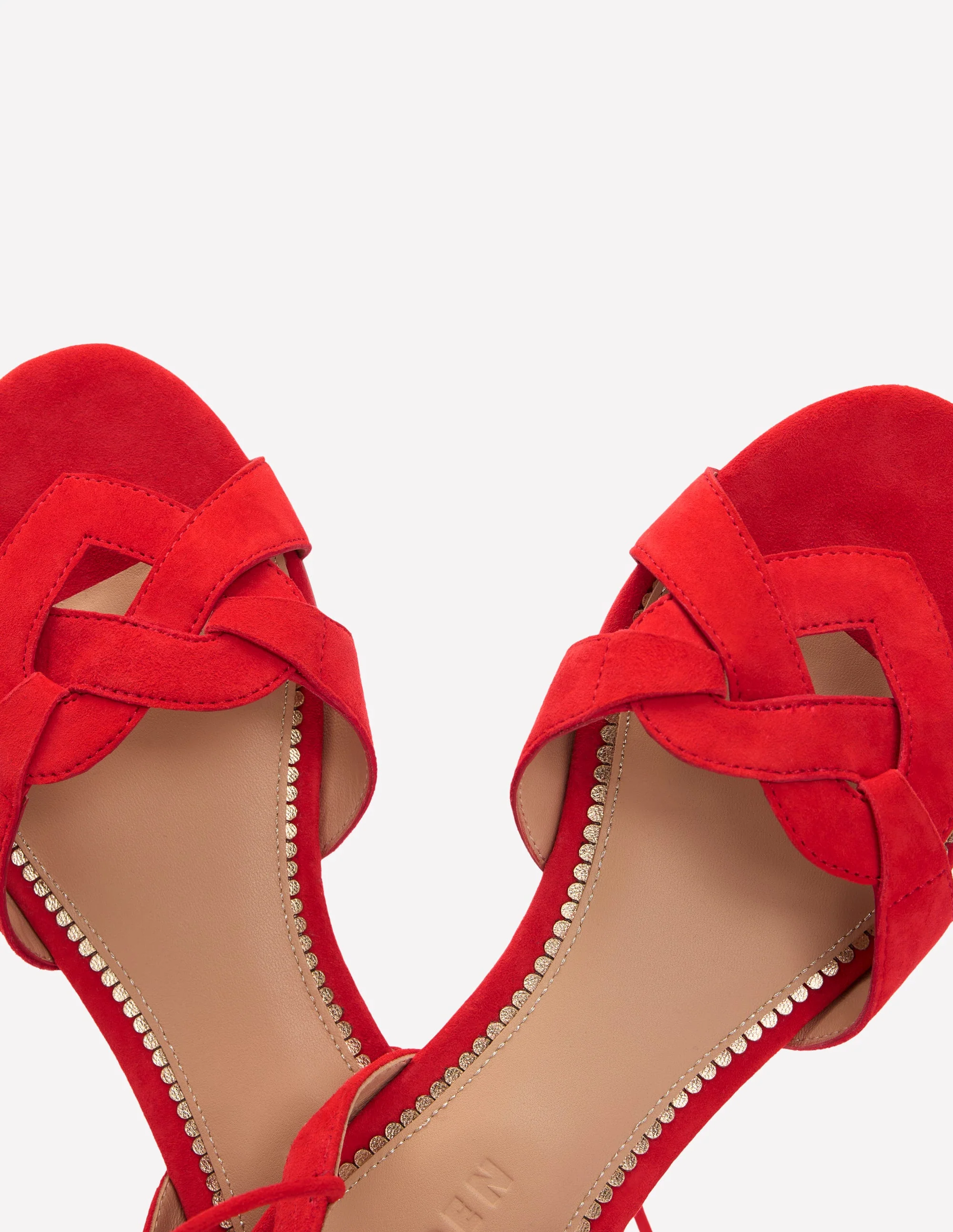 Flache Sandalen mit Herzdetail-Briefkastenrot - Image 4