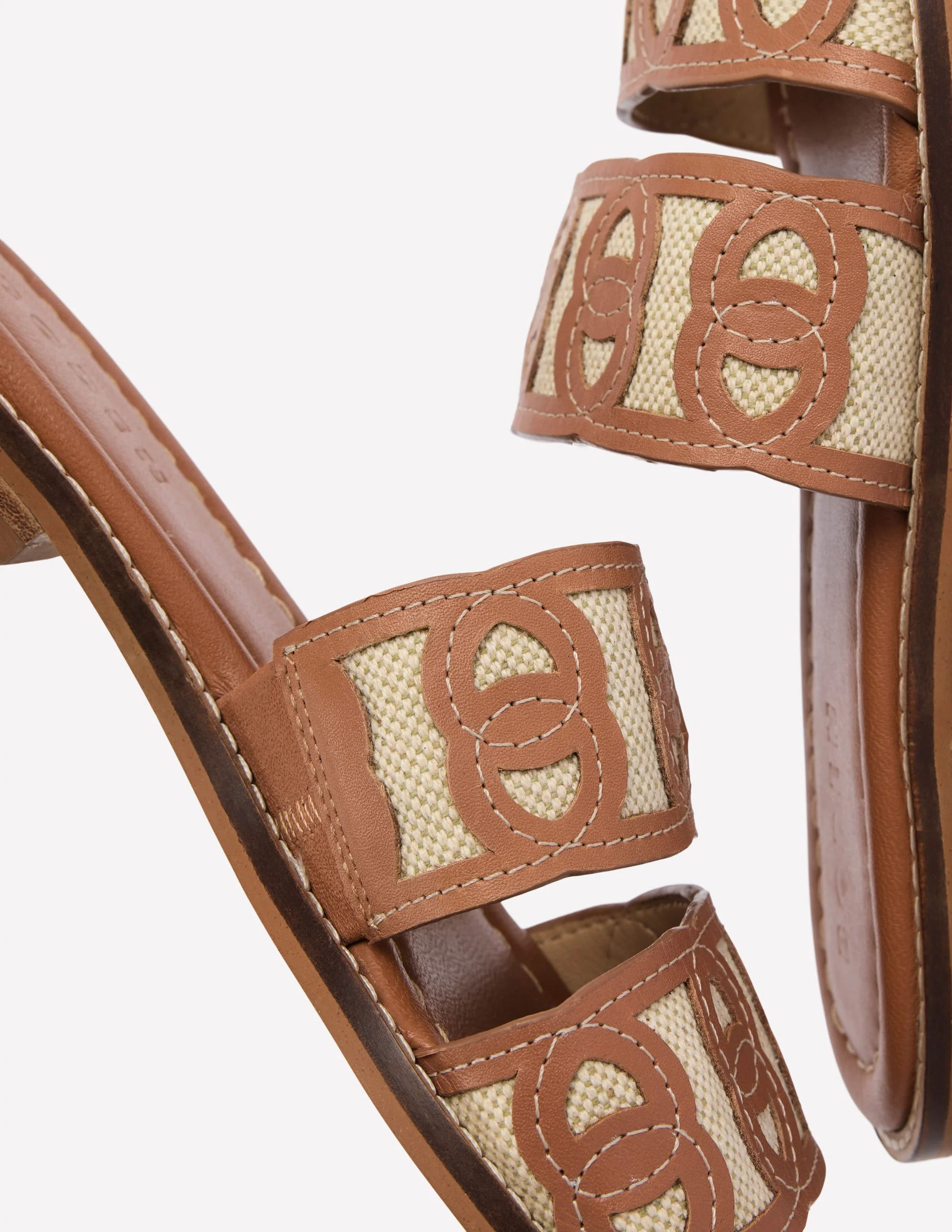 Flache Sandalen mit verschlungenem Design-Hellbraun - Image 4