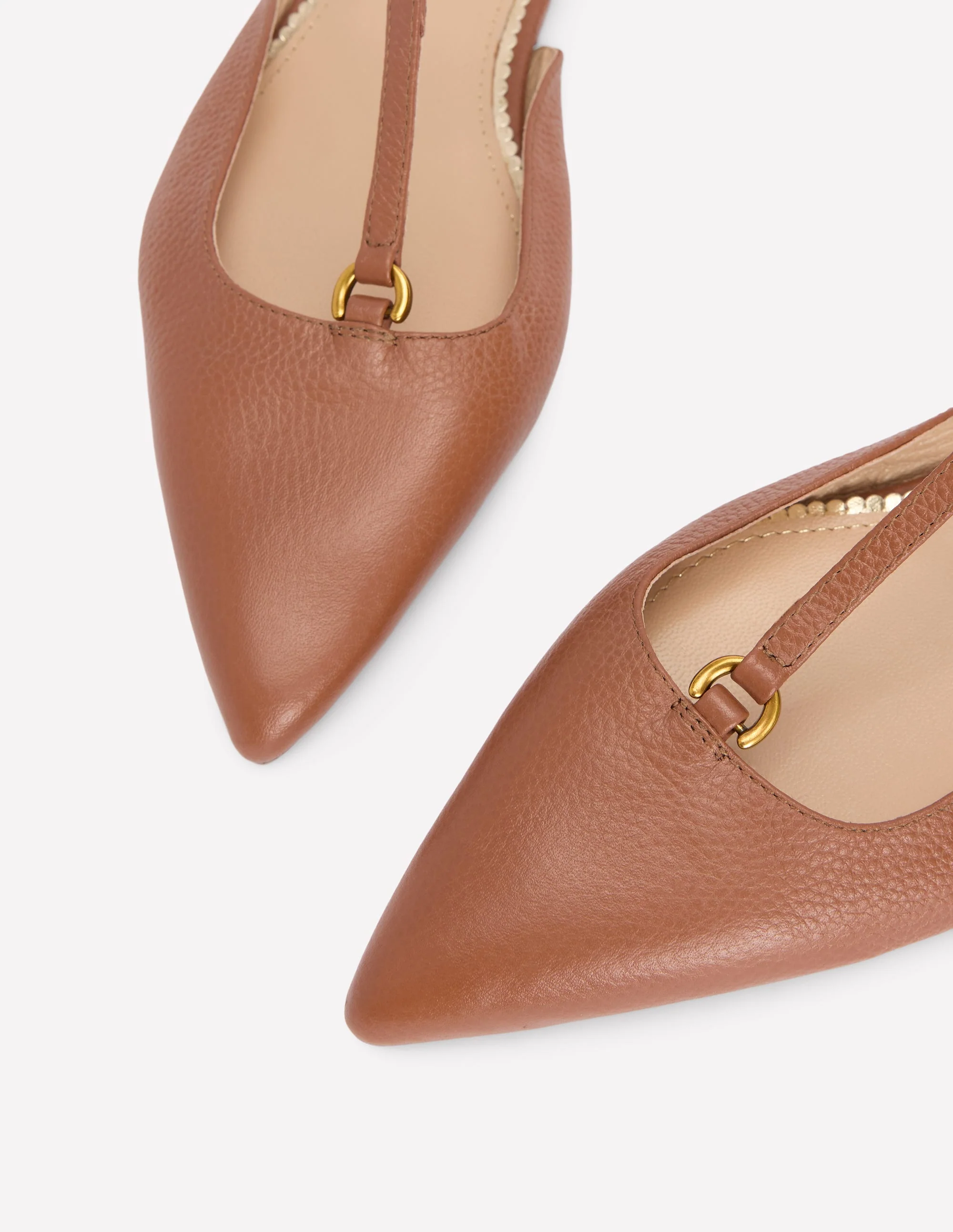 Flache, spitze Schuhe mit T-Steg-Hellbraun - Image 4