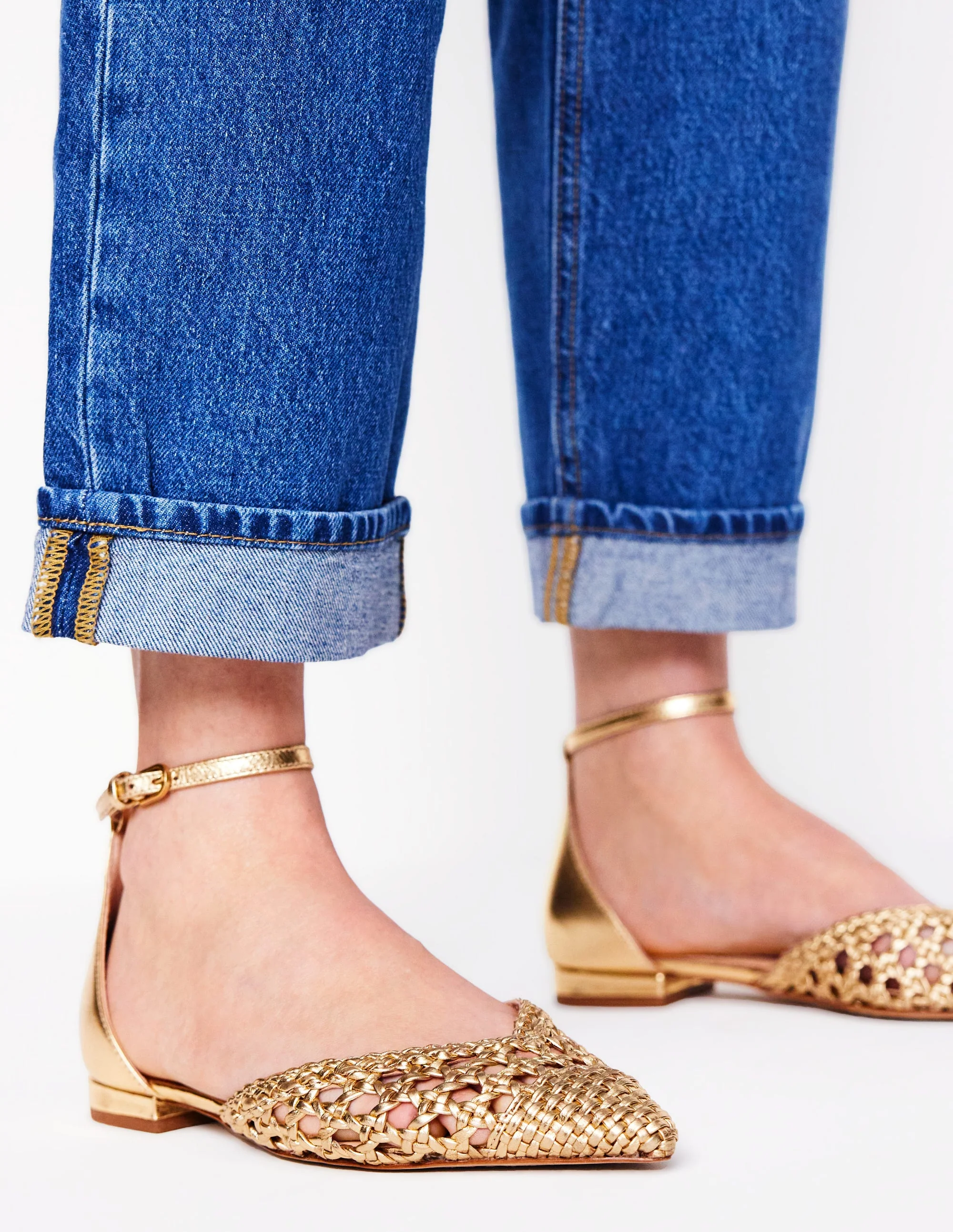 Flache, spitze Schuhe mit Zehenkappe-Gold Gewebtes Leder - Image 2