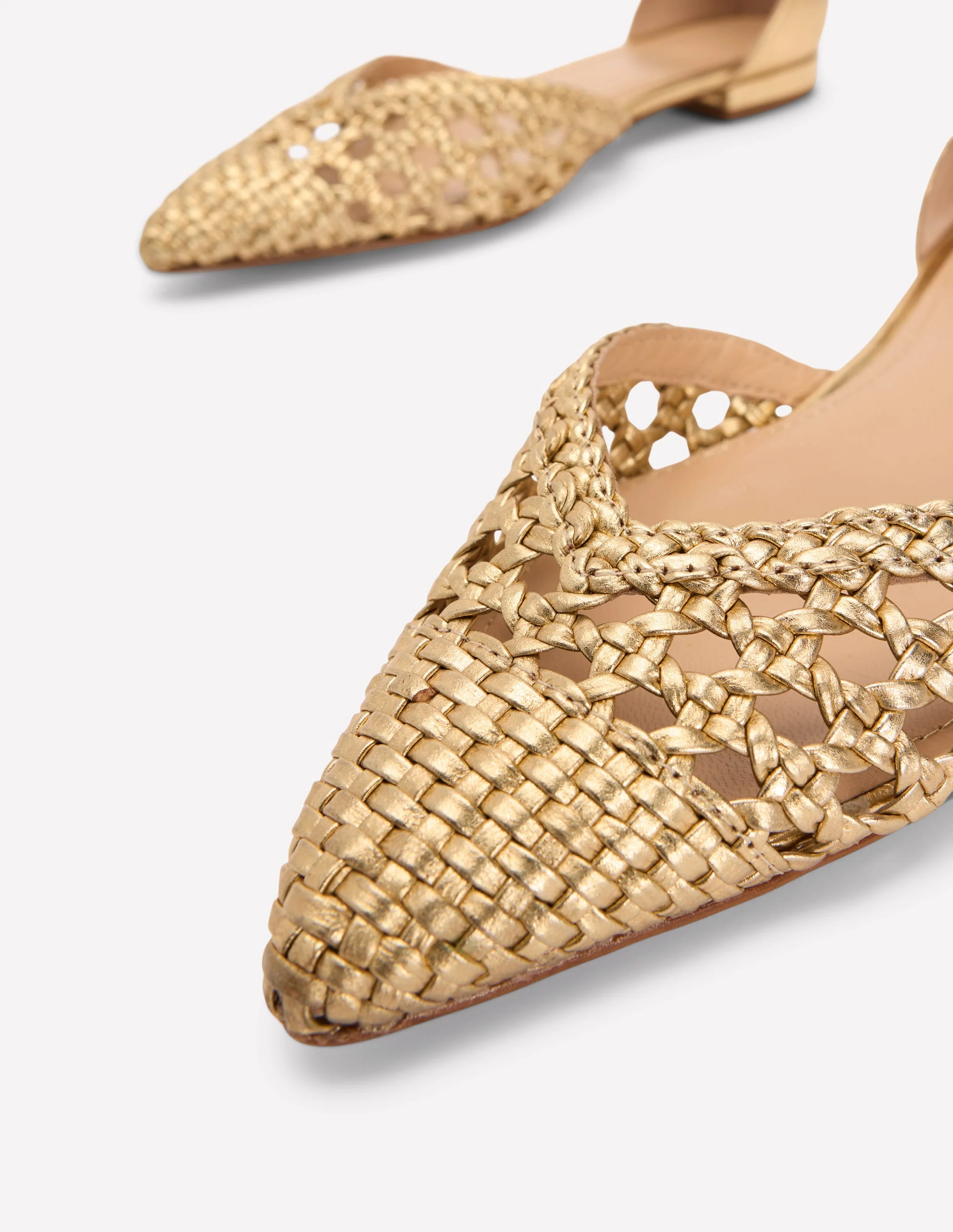Flache, spitze Schuhe mit Zehenkappe-Gold Gewebtes Leder - Image 4